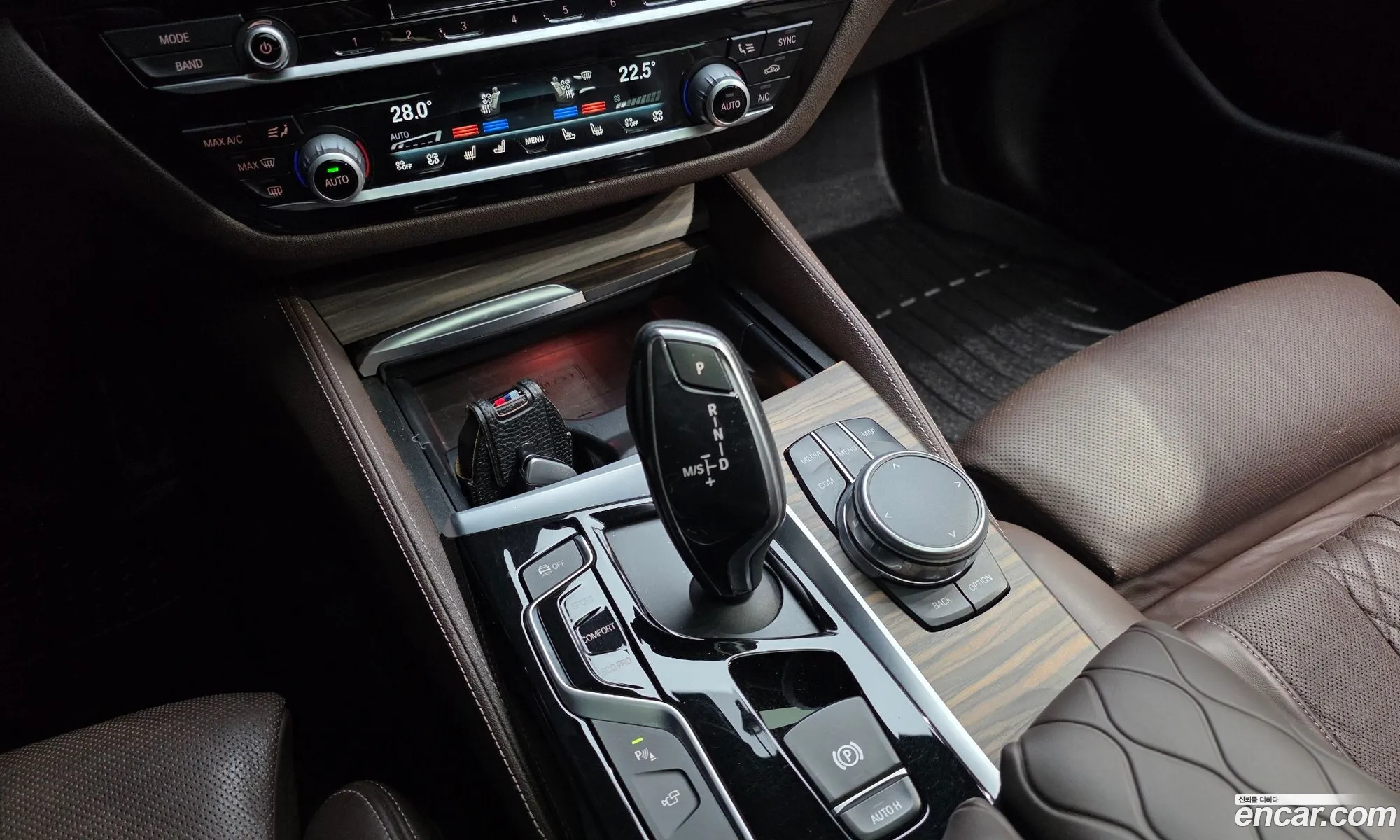 BMW 5 Series 2018 WBAJD3107JWC13972 — 18