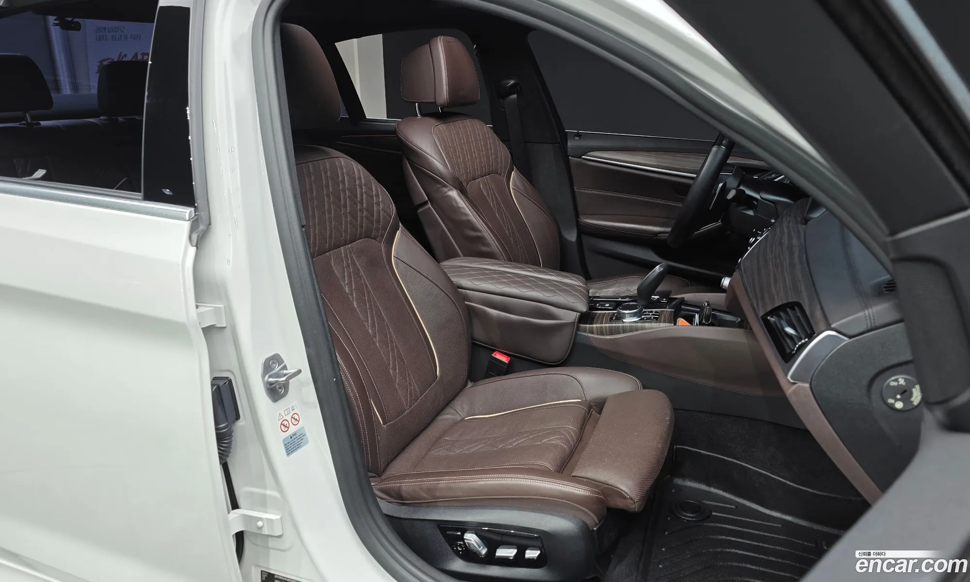 BMW 5 Series 2018 WBAJD3107JWC13972 — 9