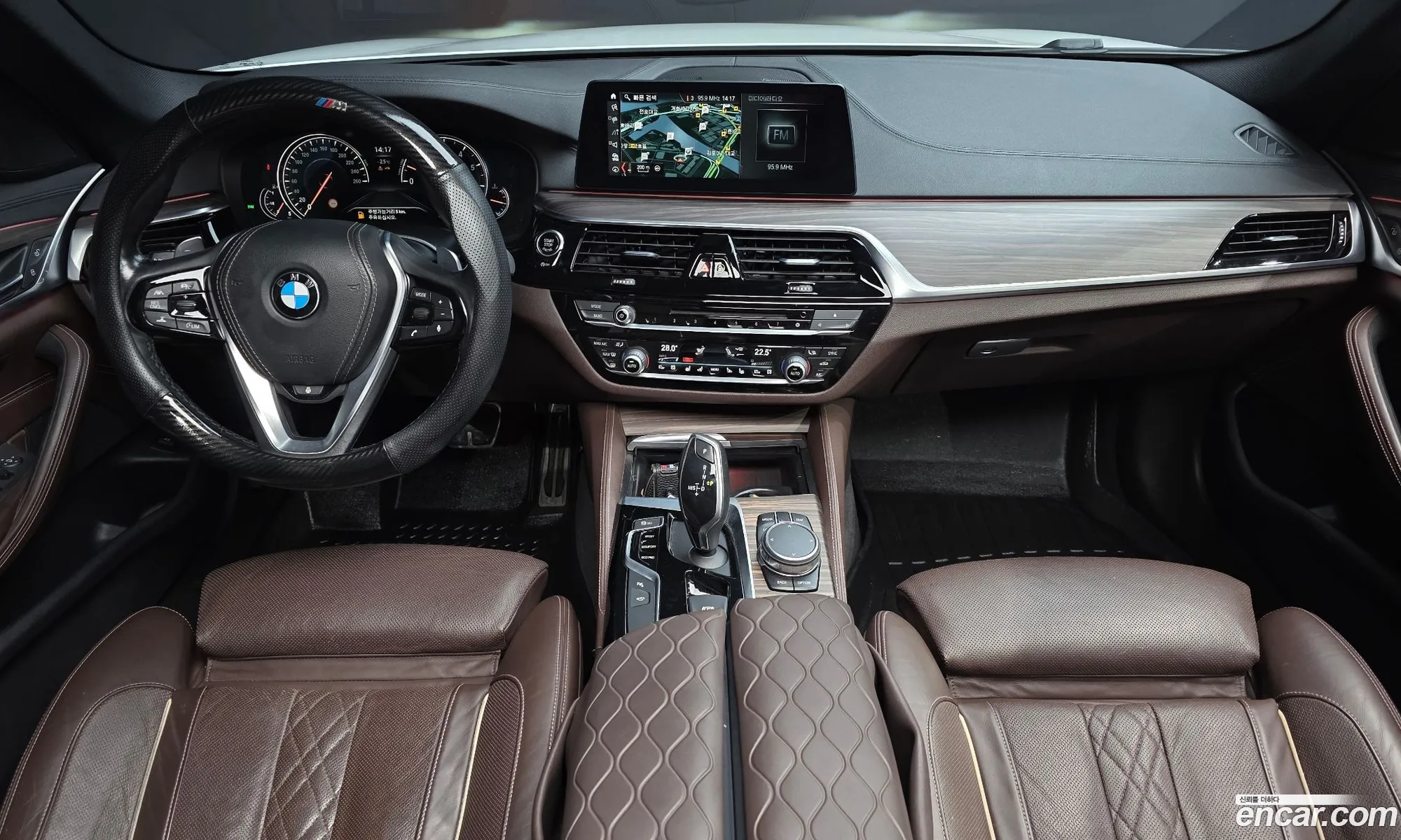 BMW 5 Series 2018 WBAJD3107JWC13972 — 17