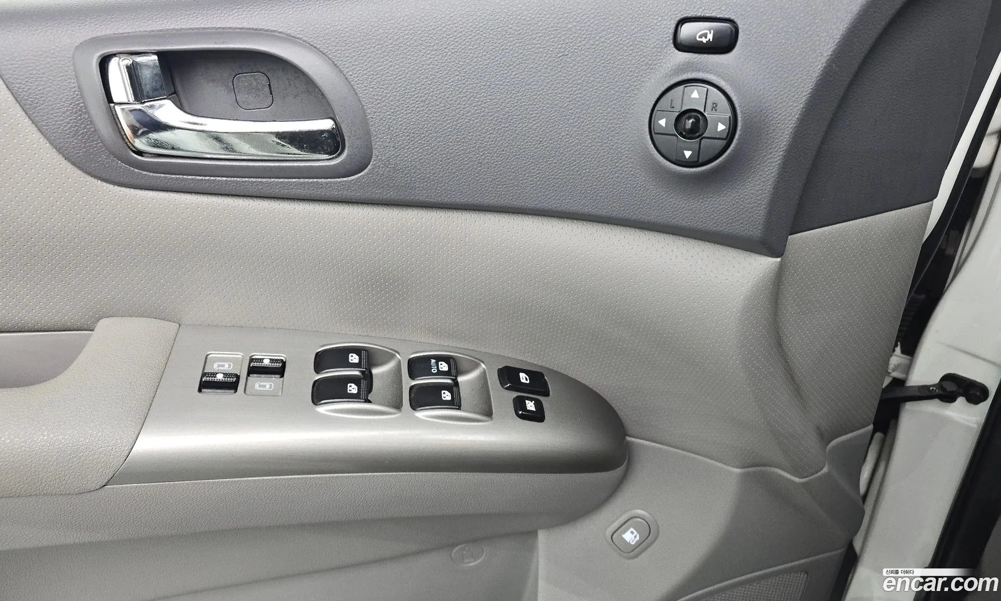 Kia Carnival R 2013 — 16