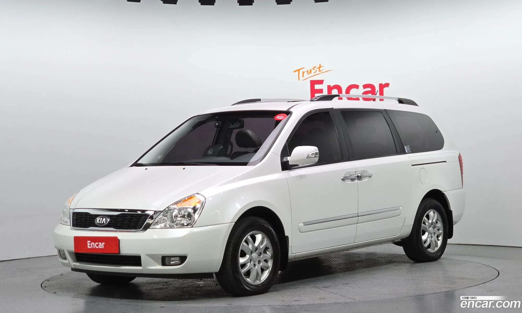 Kia Carnival R 2013 — 18