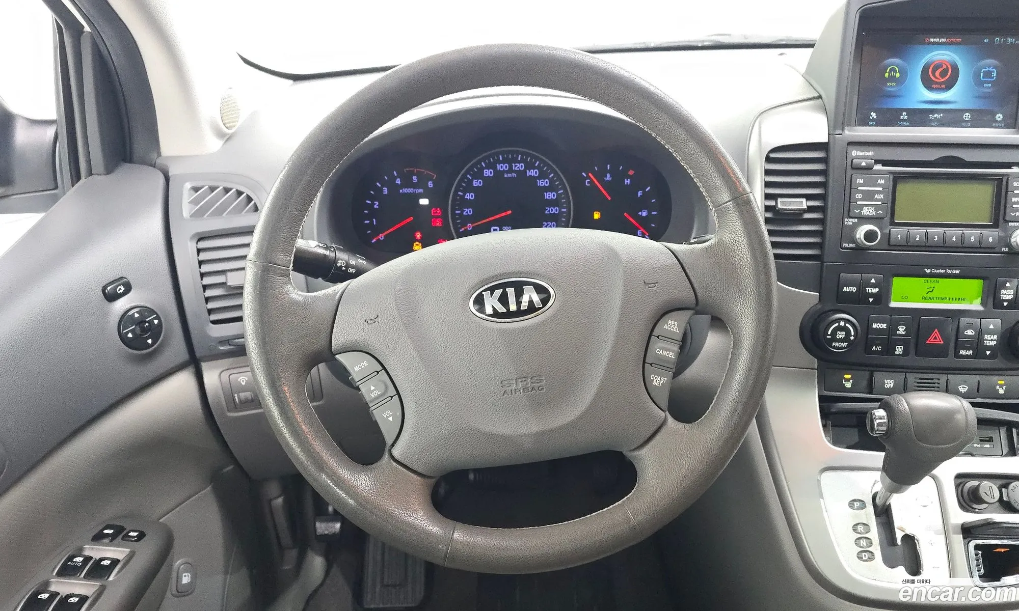 Kia Carnival R 2013 — 17