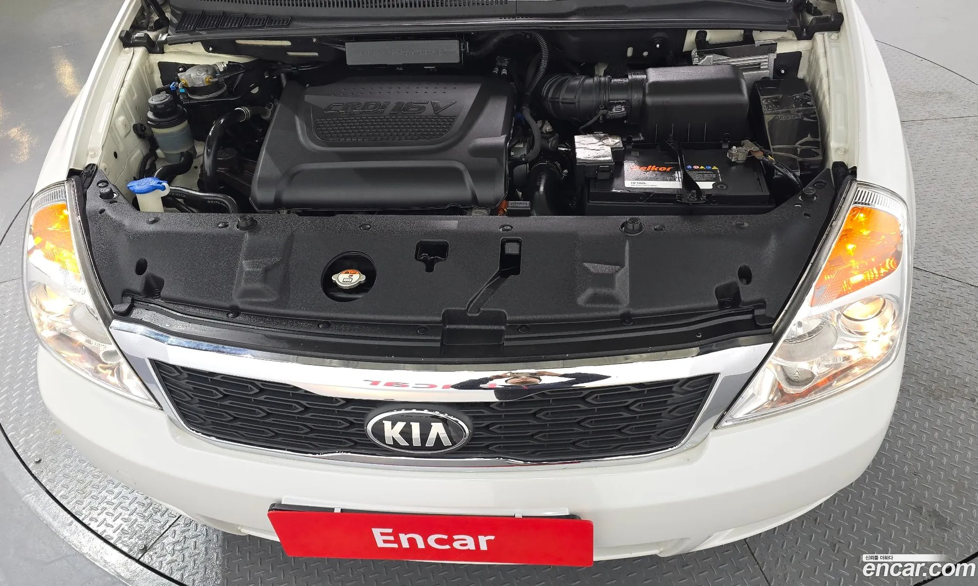 Kia Carnival R 2013 — 2
