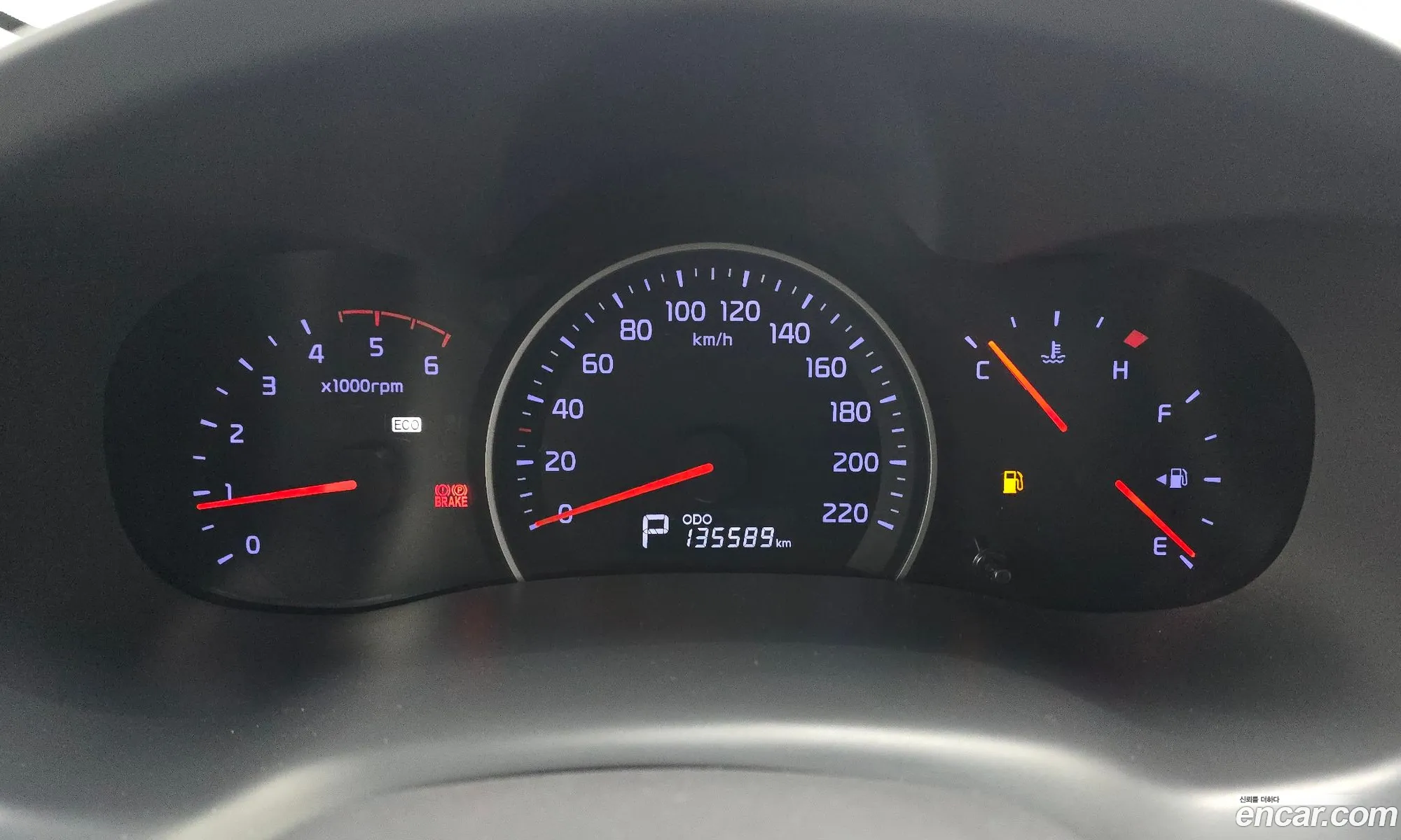 Kia Carnival R 2013 — 19
