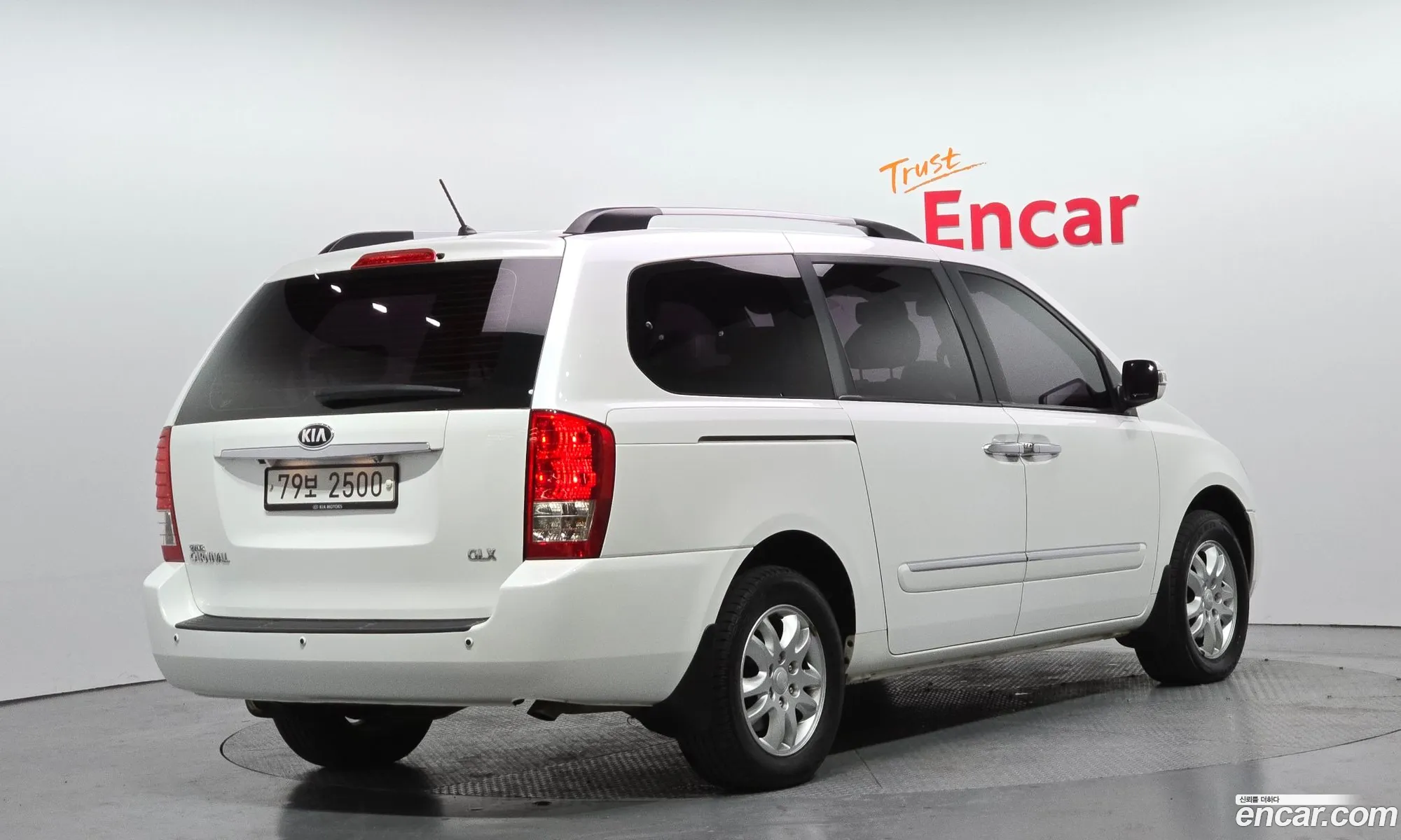 Kia Carnival R 2013 — 6