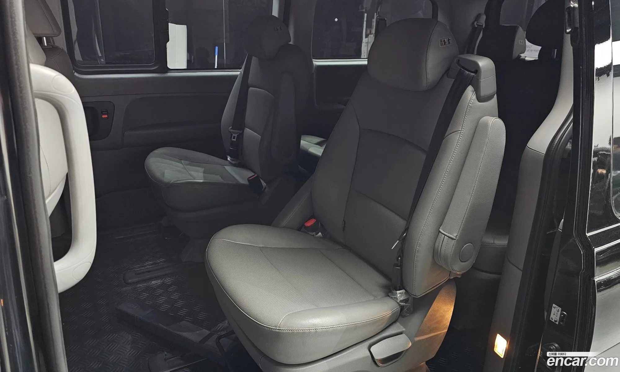 Hyundai Grand Starex 2020 — 17