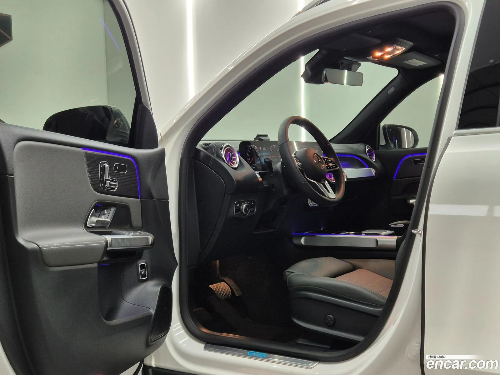 Mercedes-Benz EQB X243 2024 — 2
