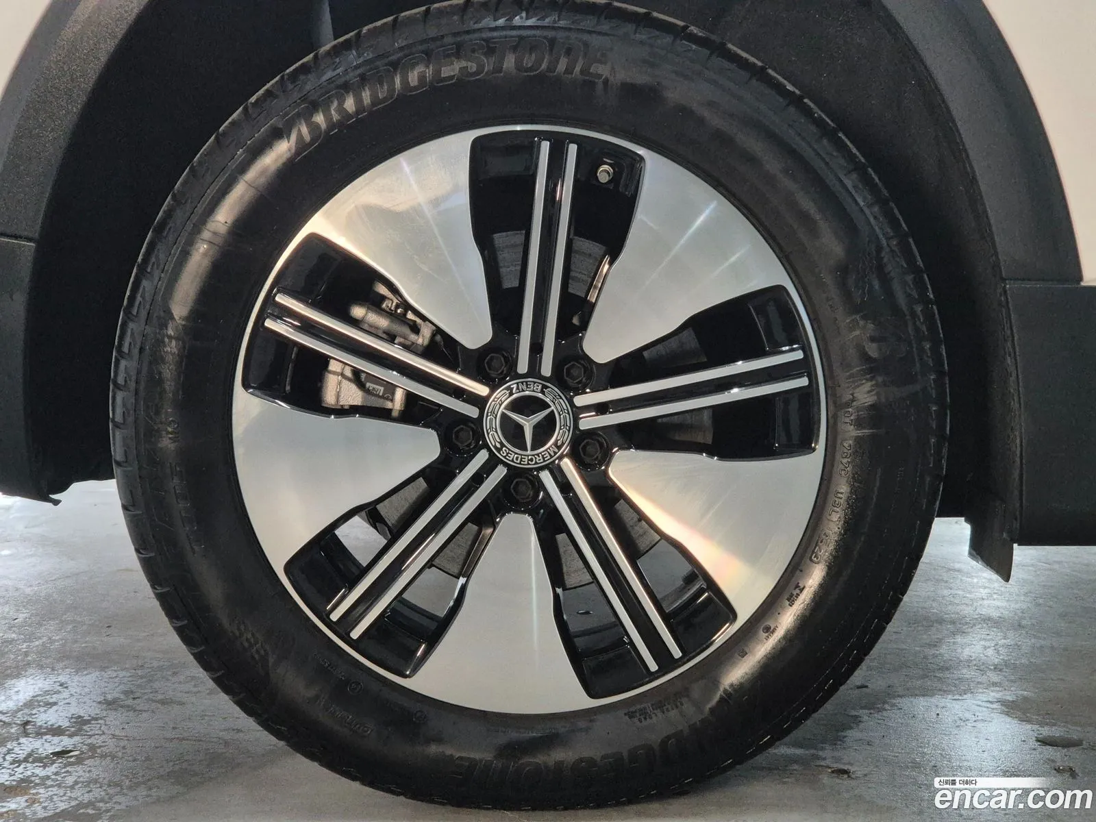 Mercedes-Benz EQB X243 2024 — 18