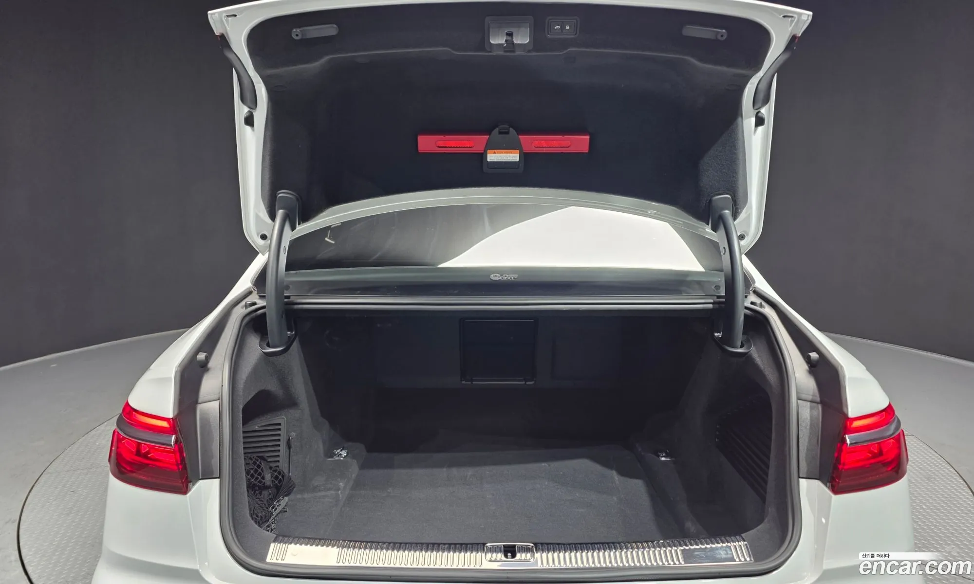 Audi A8 2023 — 11