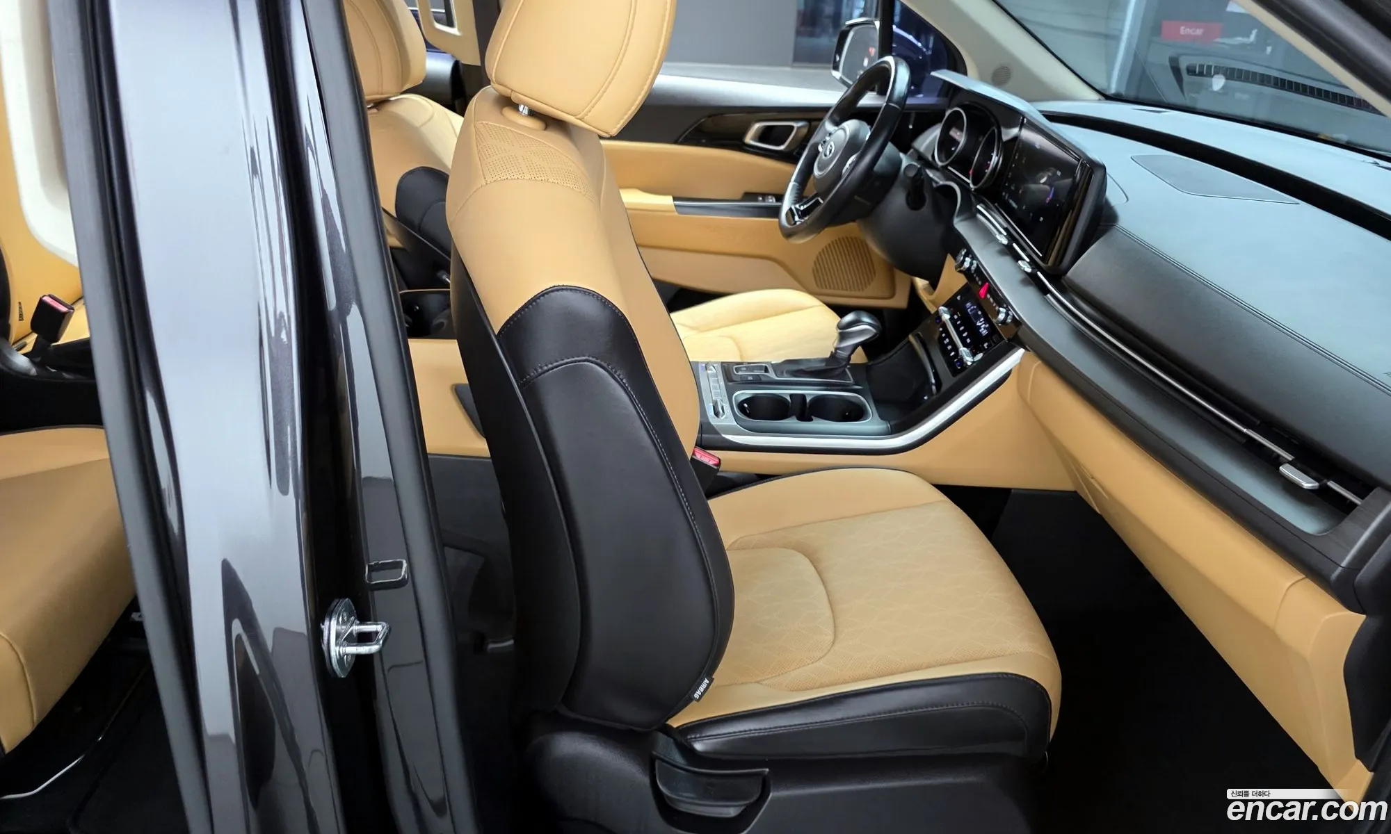 Kia Carnival 2020 KNANB81BBMS021054 — 9