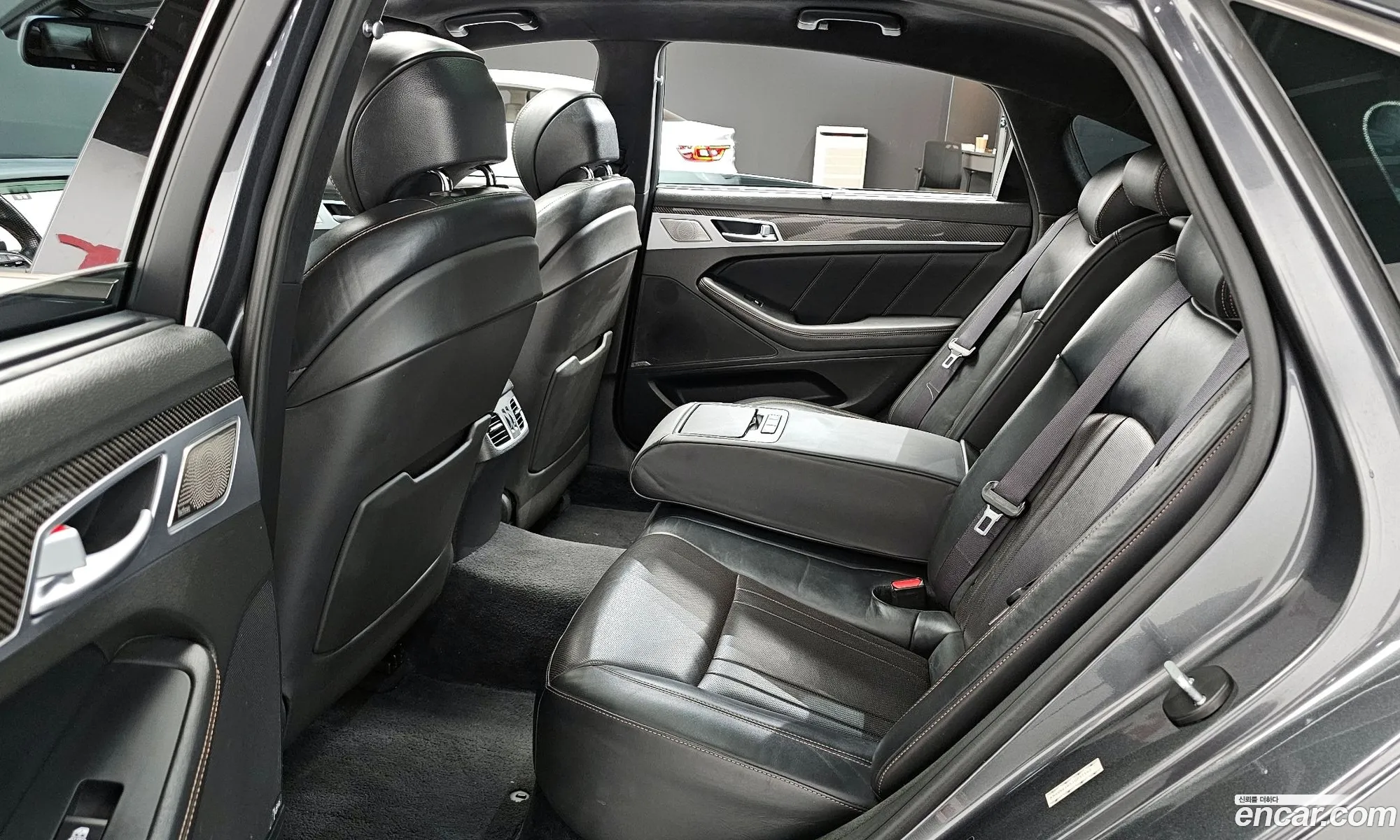 Genesis G80 2018 — 13