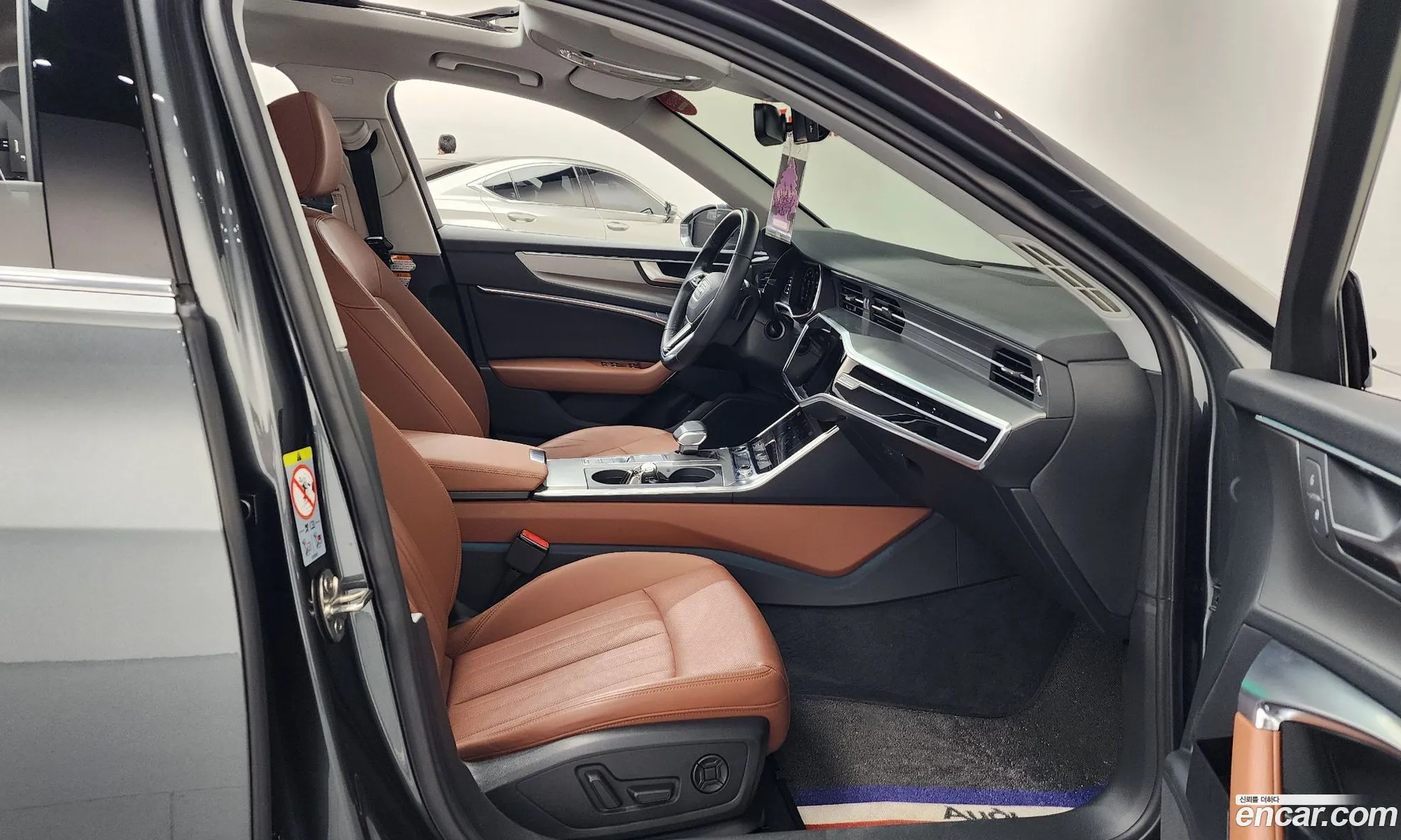 Audi A6 2021 WAUZZZF28MN038561 — 3
