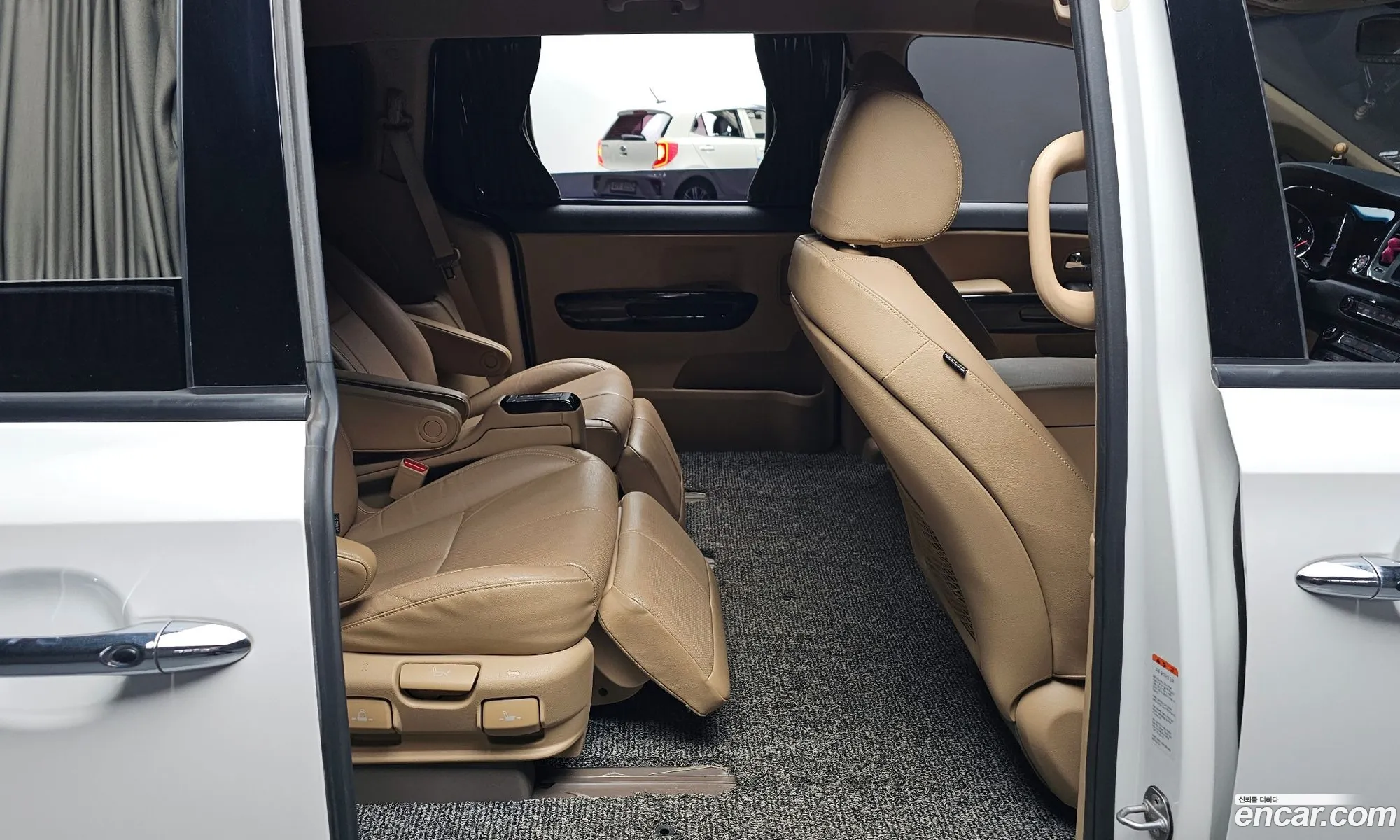 Kia Carnival 2018 — 8