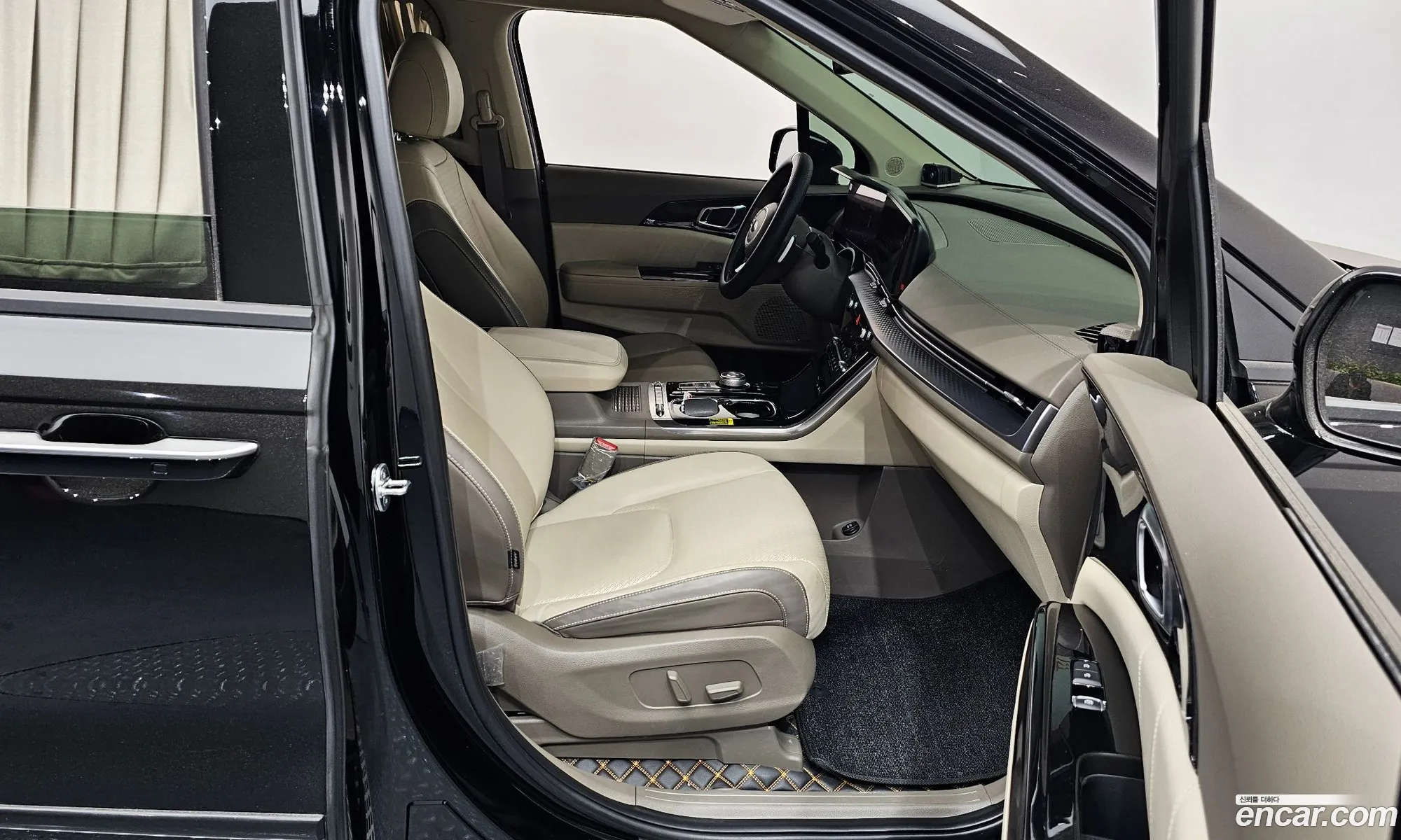 Kia Carnival 2021 KNANE81BBMS093338 — 5