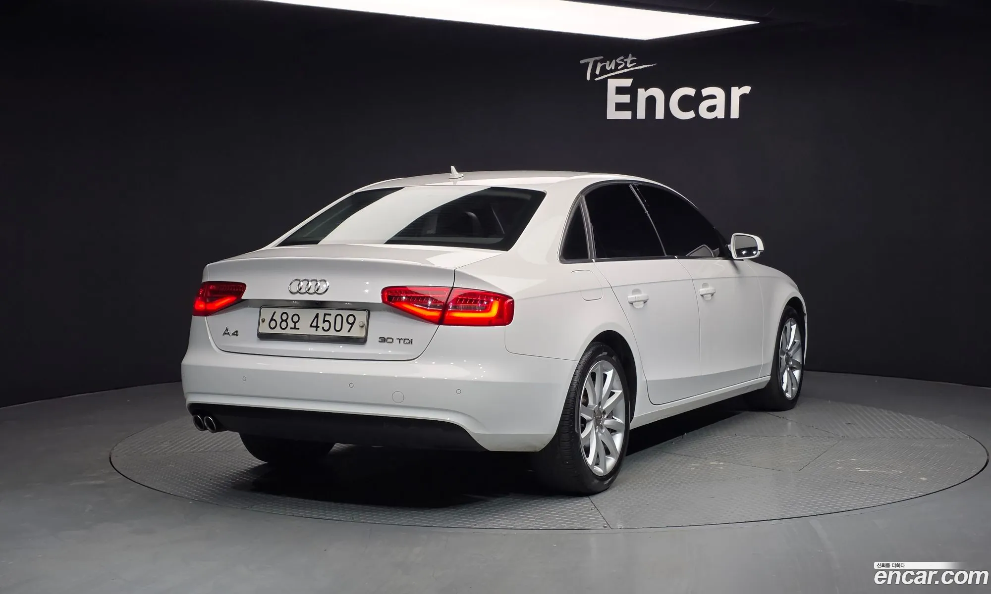 Audi A4 2015 WAUZZZ8K5FN027856 — 2