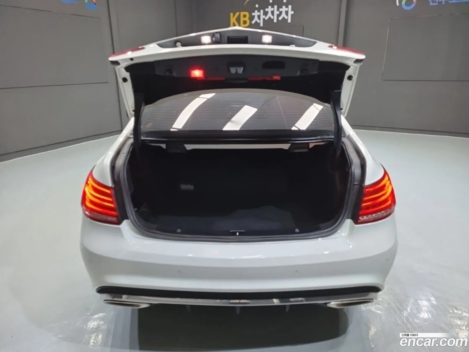 Mercedes-Benz E-Class W212 2013 — 8