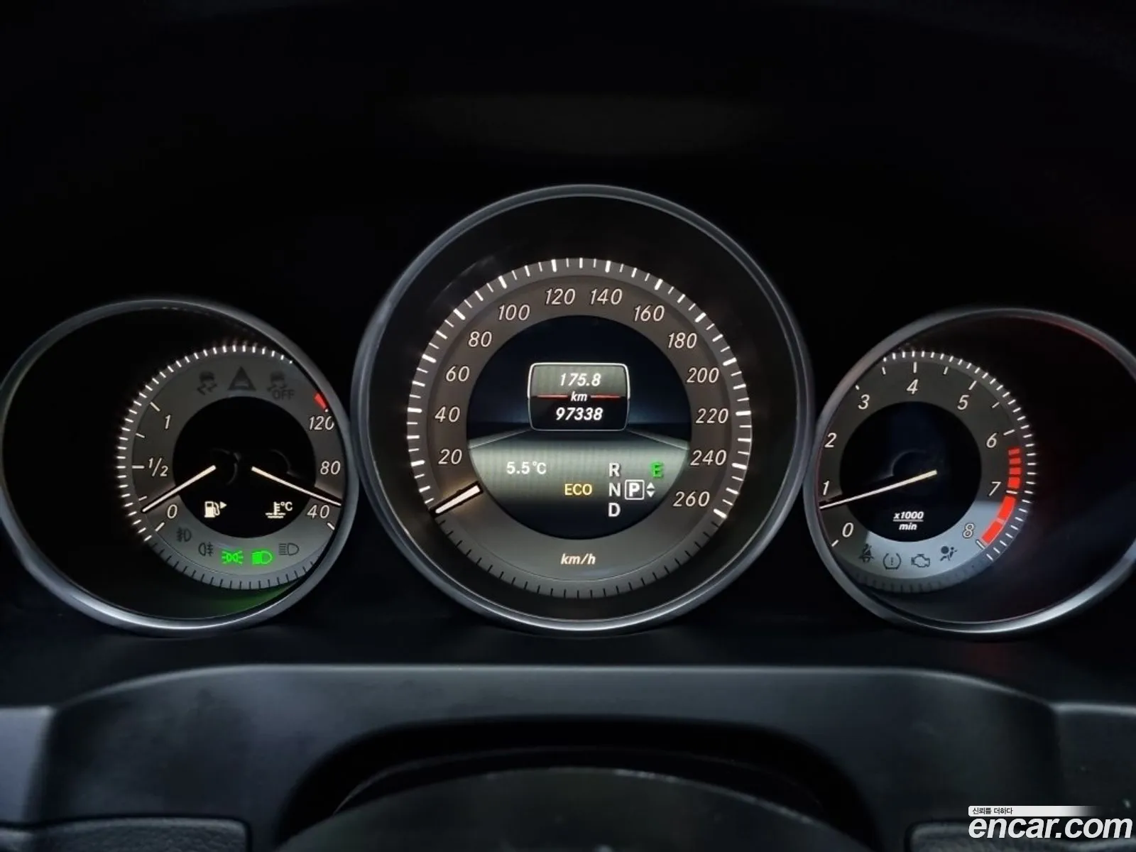 Mercedes-Benz E-Class W212 2013 — 14