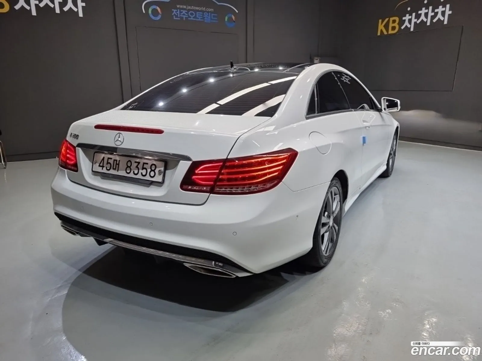 Mercedes-Benz E-Class W212 2013 — 9