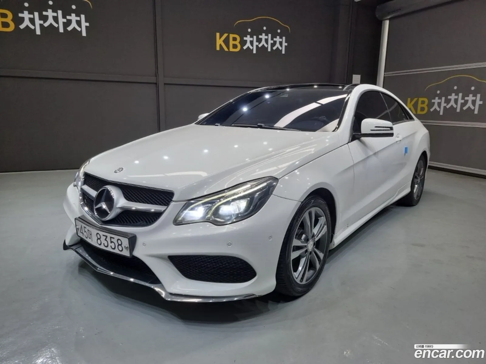 Mercedes-Benz E-Class W212 2013 — 16