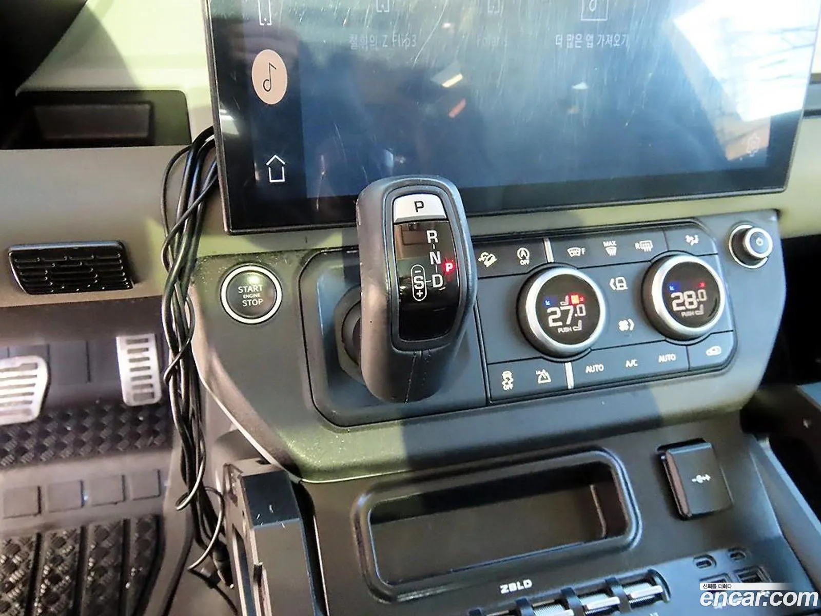 Land Rover Defender 2021 — 12