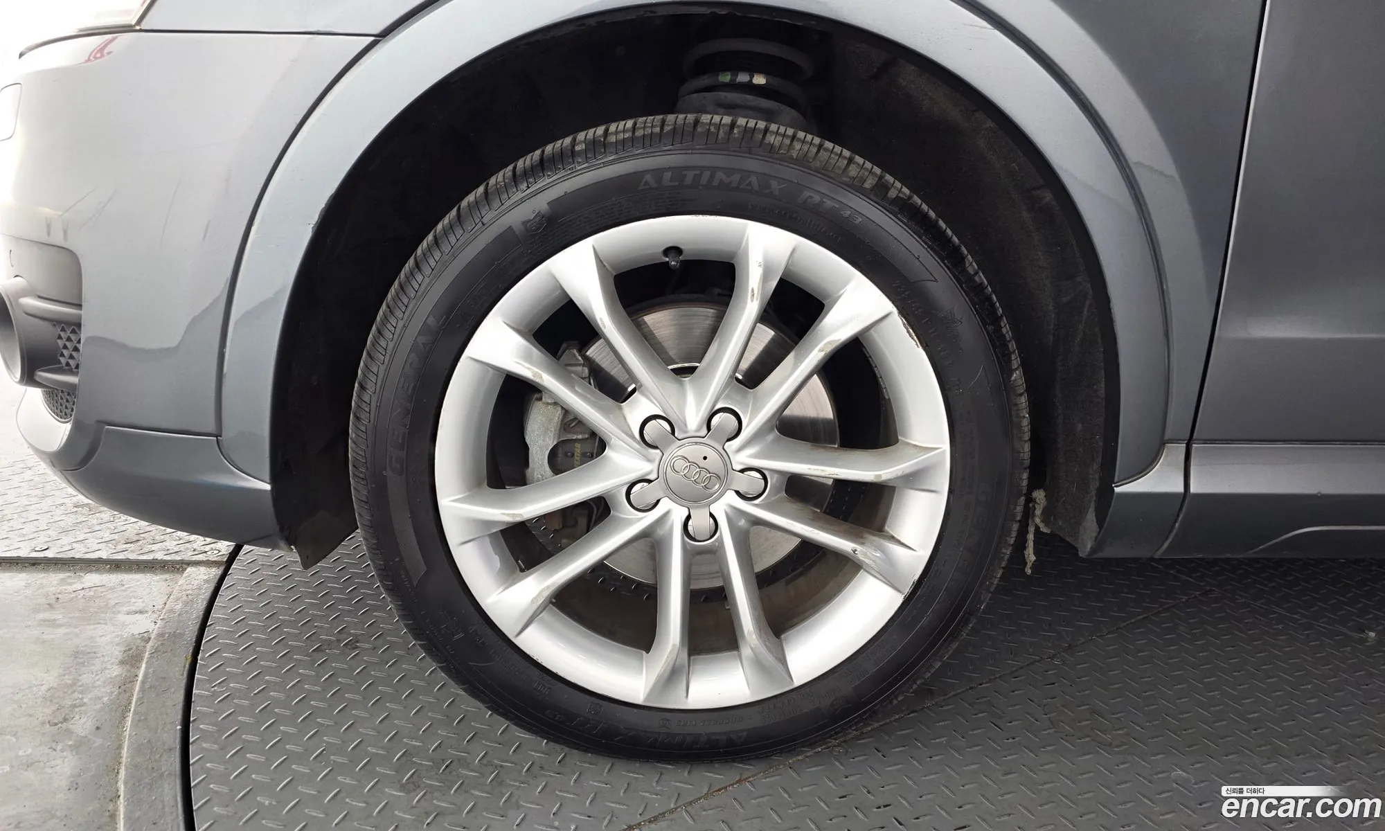 Audi Q3 2013 WAUZZZ8UXER013699 — 17
