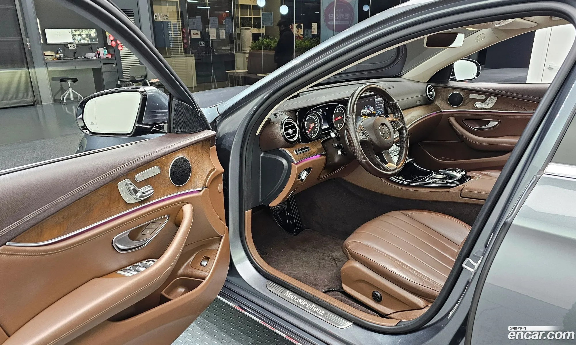 Mercedes-Benz E-Class W213 2018 WDDZF0FB5JA423172 — 3