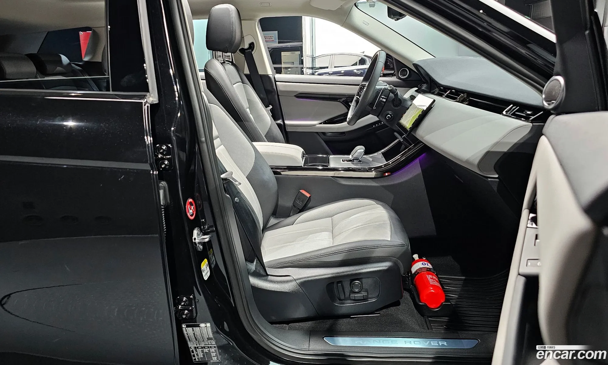 Land Rover Range Rover Evoque 2025 — 18