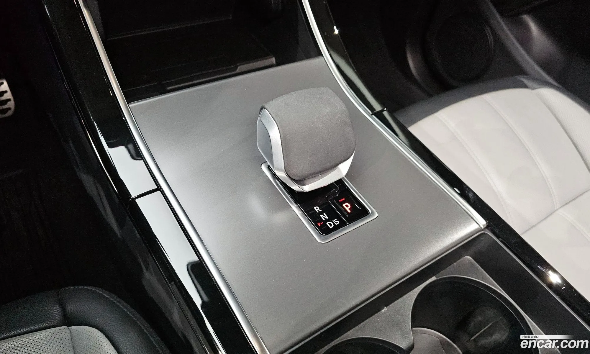 Land Rover Range Rover Evoque 2025 — 16