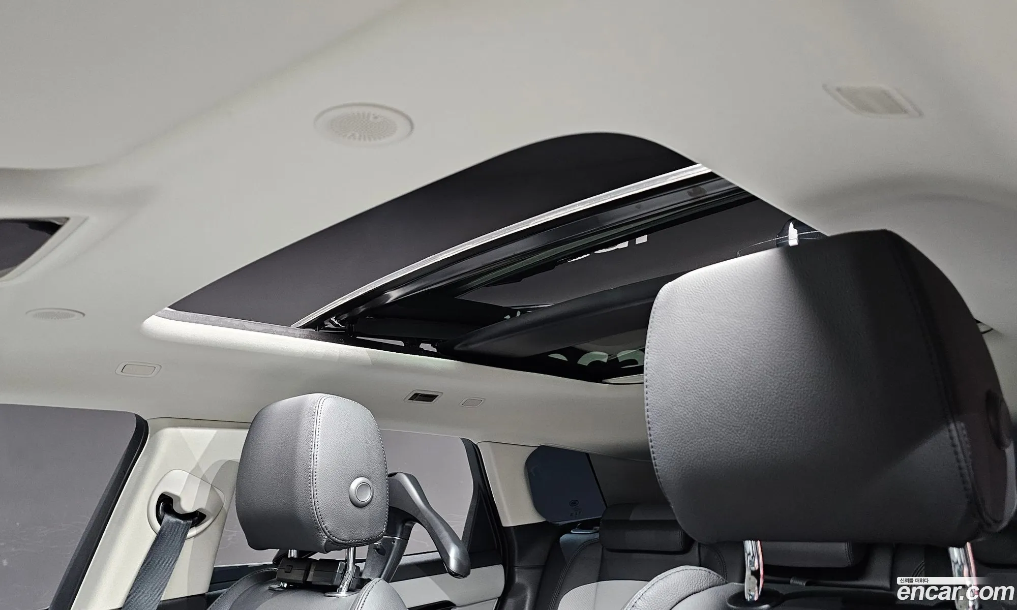 Land Rover Range Rover Evoque 2025 — 10