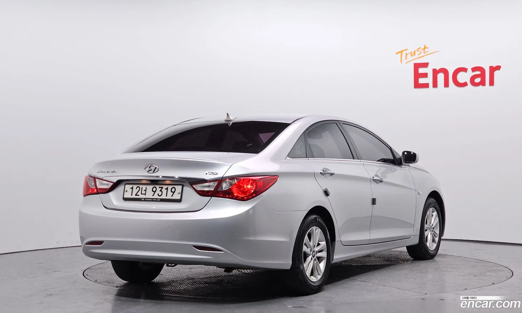 Hyundai YF Sonata 2011 — 2