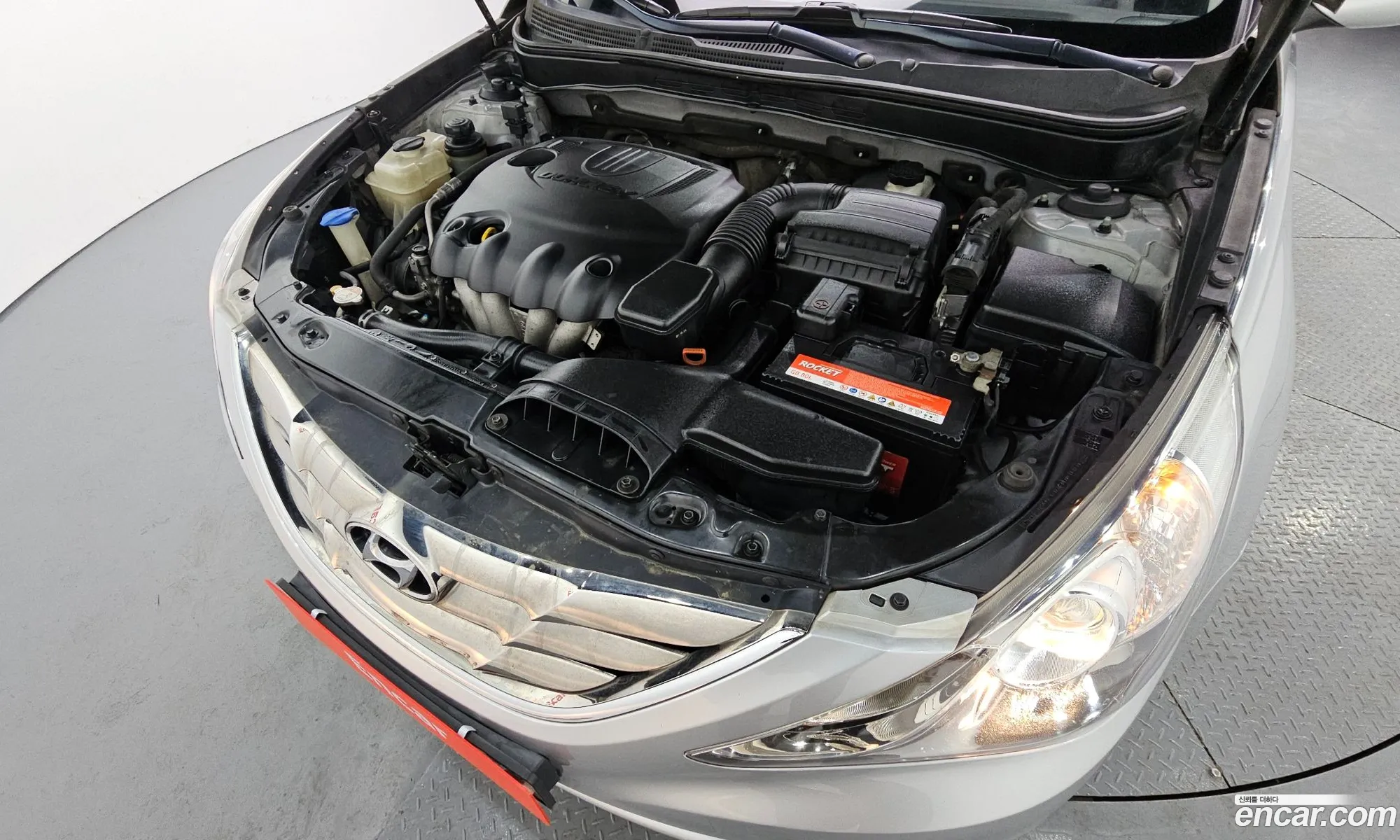 Hyundai YF Sonata 2011 — 16