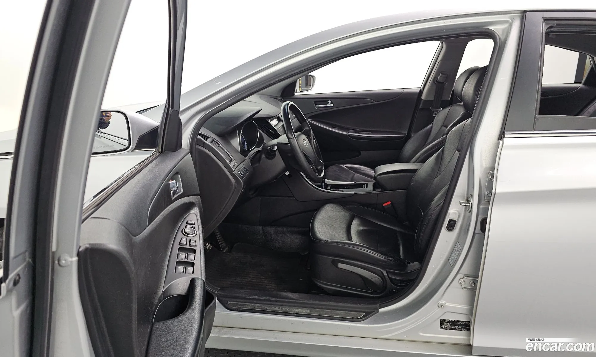 Hyundai YF Sonata 2011 — 9