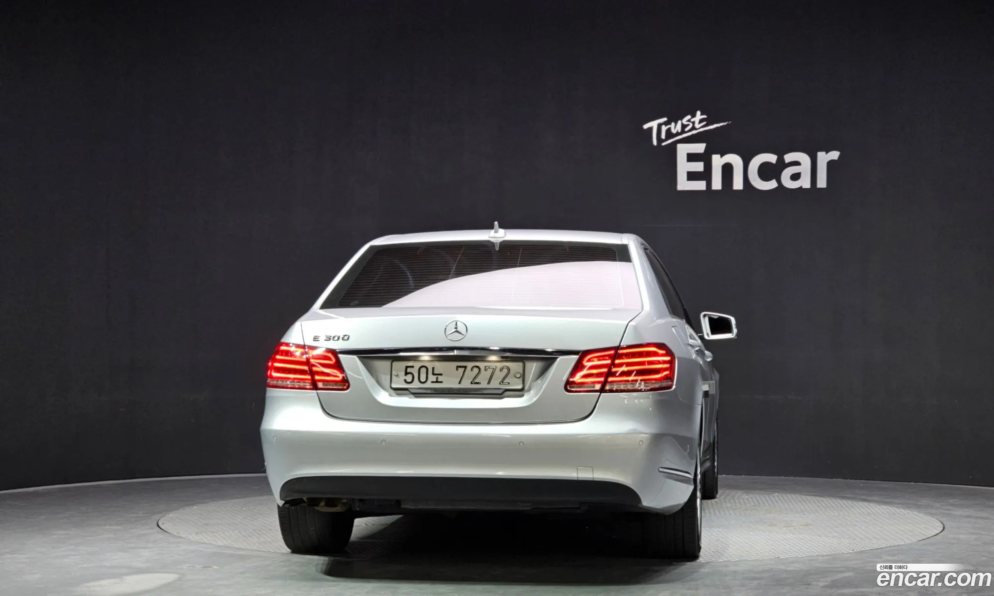 Mercedes-Benz E-Class W212 2013 WDDHF3EB4EA804449 — 13