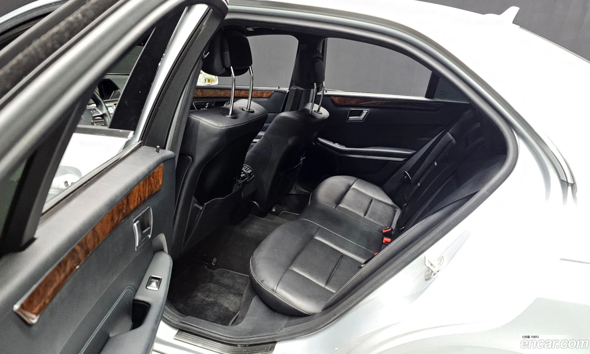 Mercedes-Benz E-Class W212 2013 WDDHF3EB4EA804449 — 11