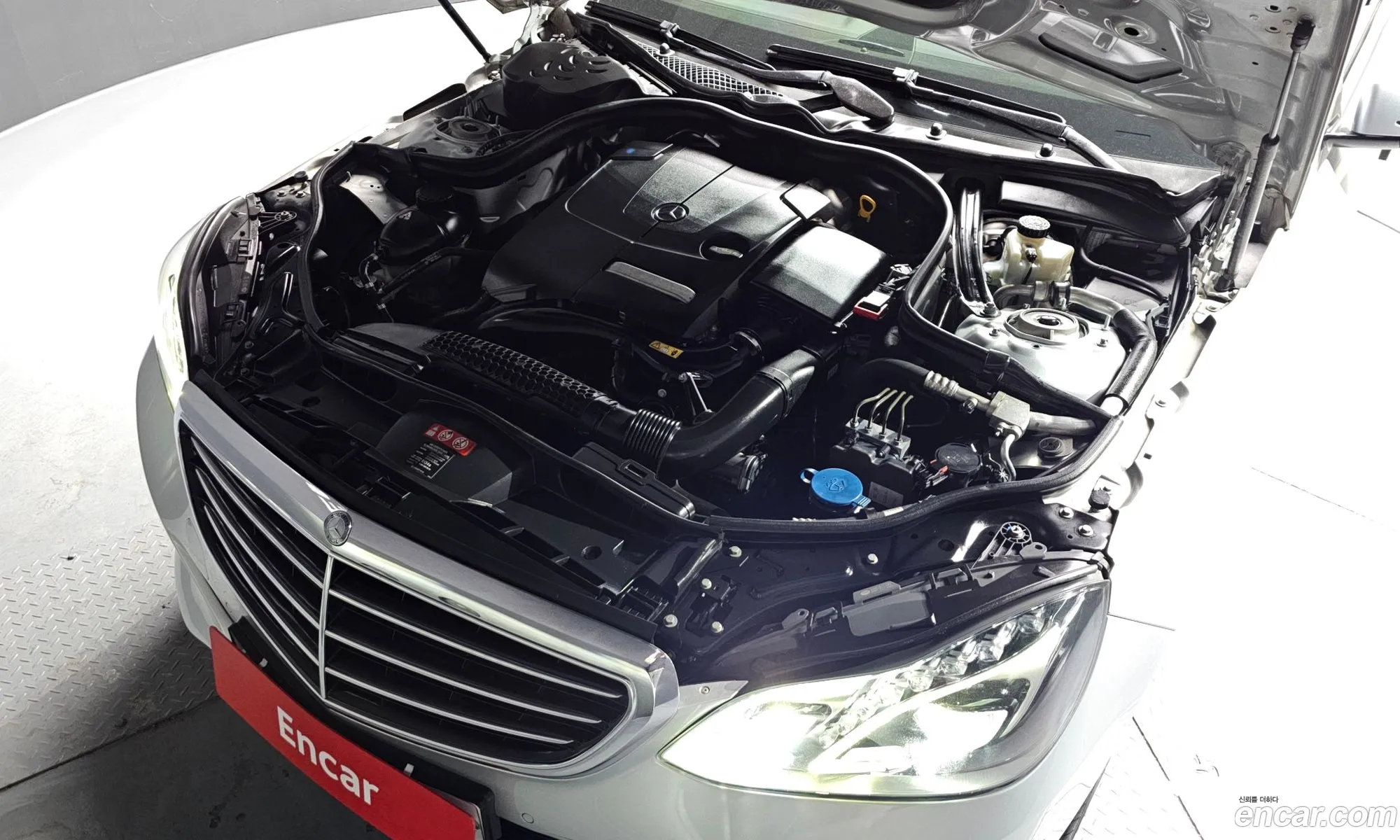Mercedes-Benz E-Class W212 2013 WDDHF3EB4EA804449 — 10