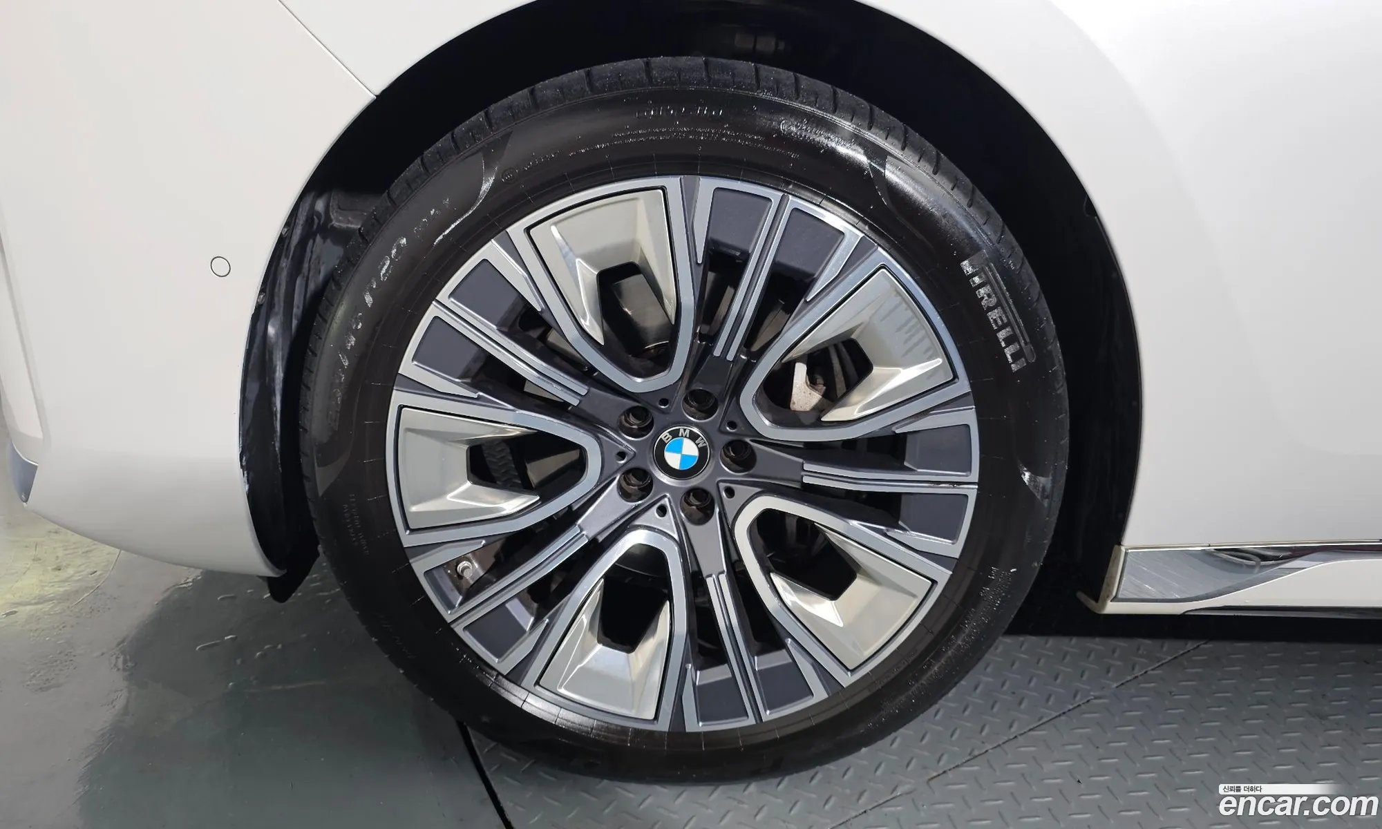 BMW 7 Series 2023 — 13