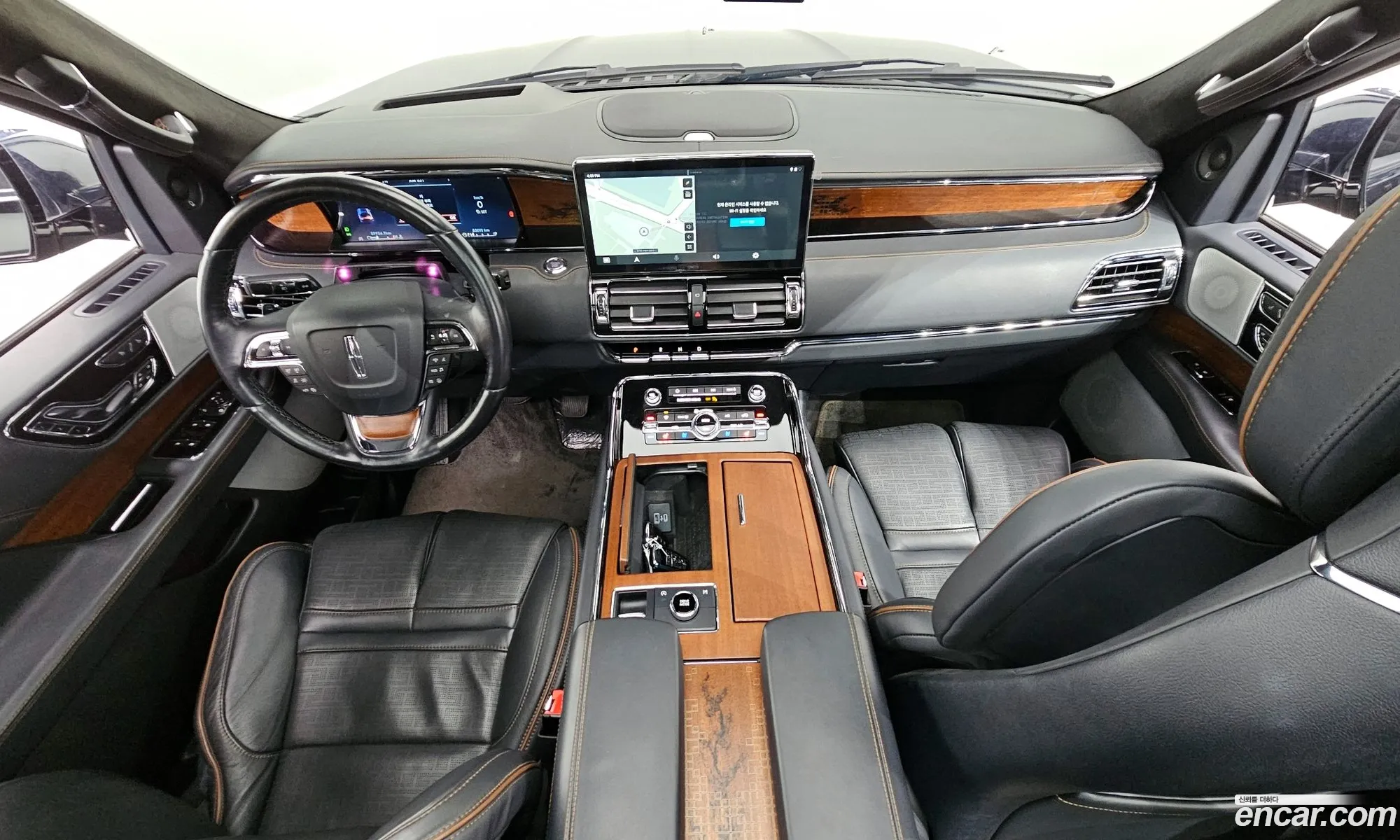 Lincoln Navigator 2023 — 18