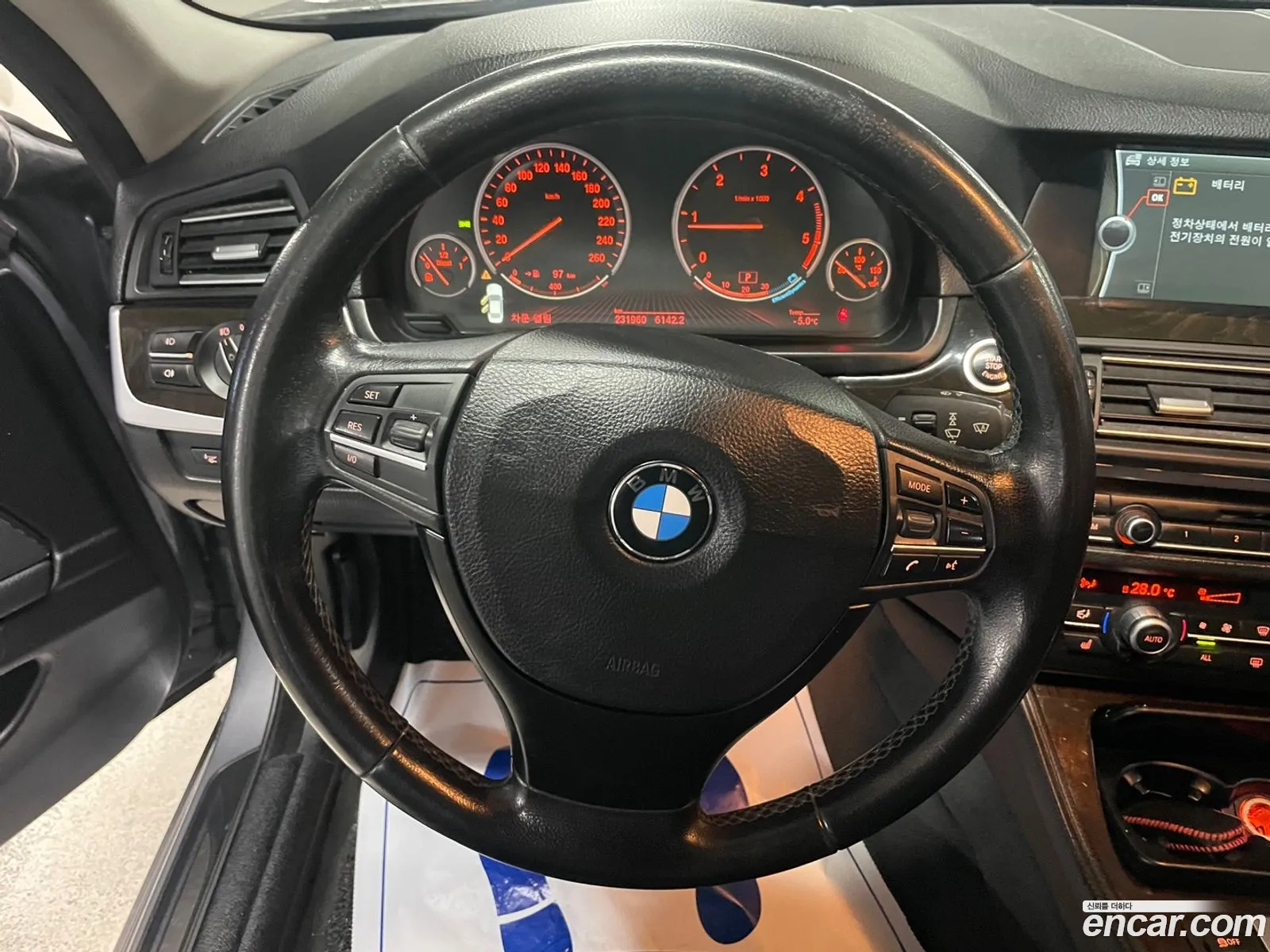 BMW 5 Series 2011 — 12