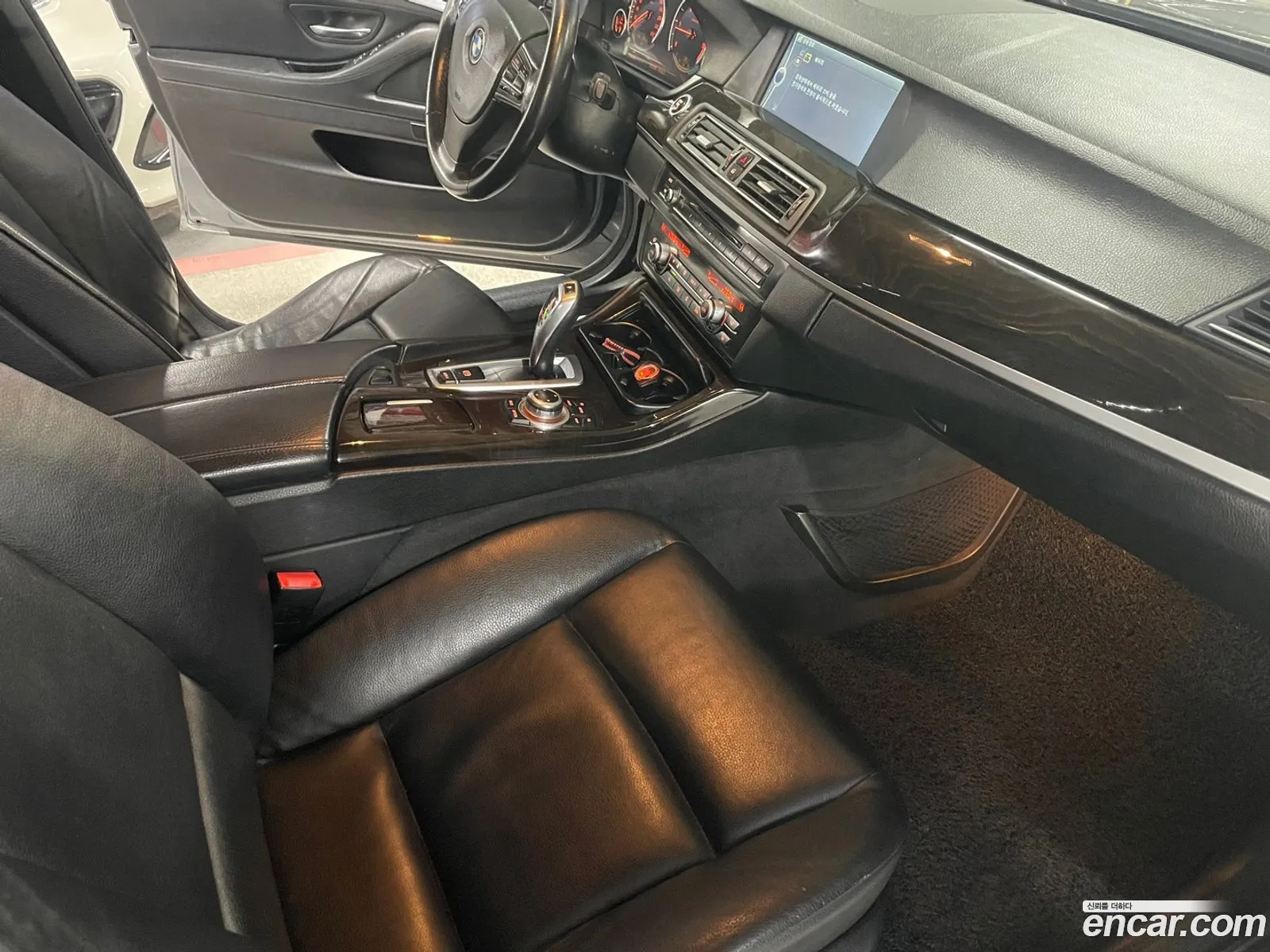 BMW 5 Series 2011 — 15