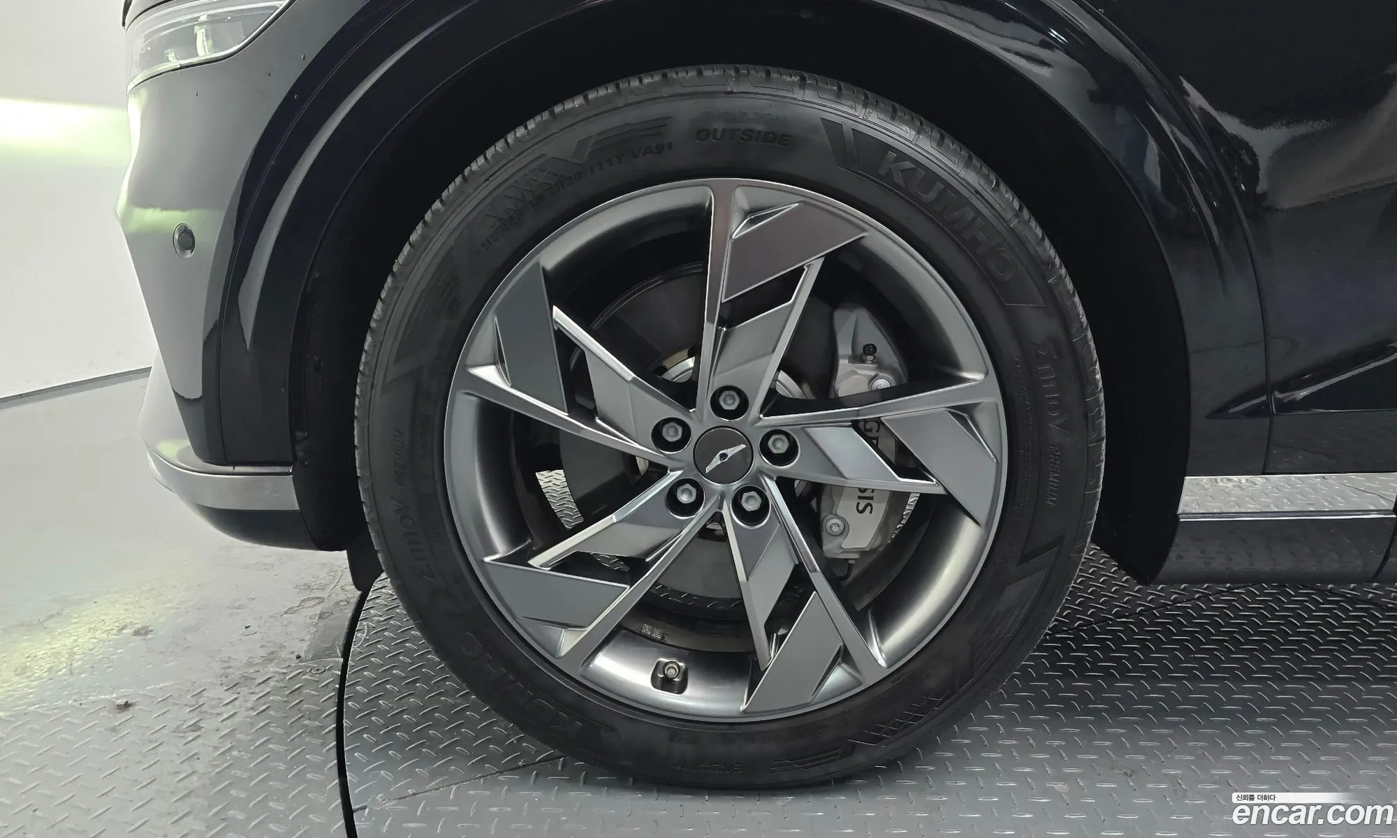 Genesis Electrified GV70 2022 — 10