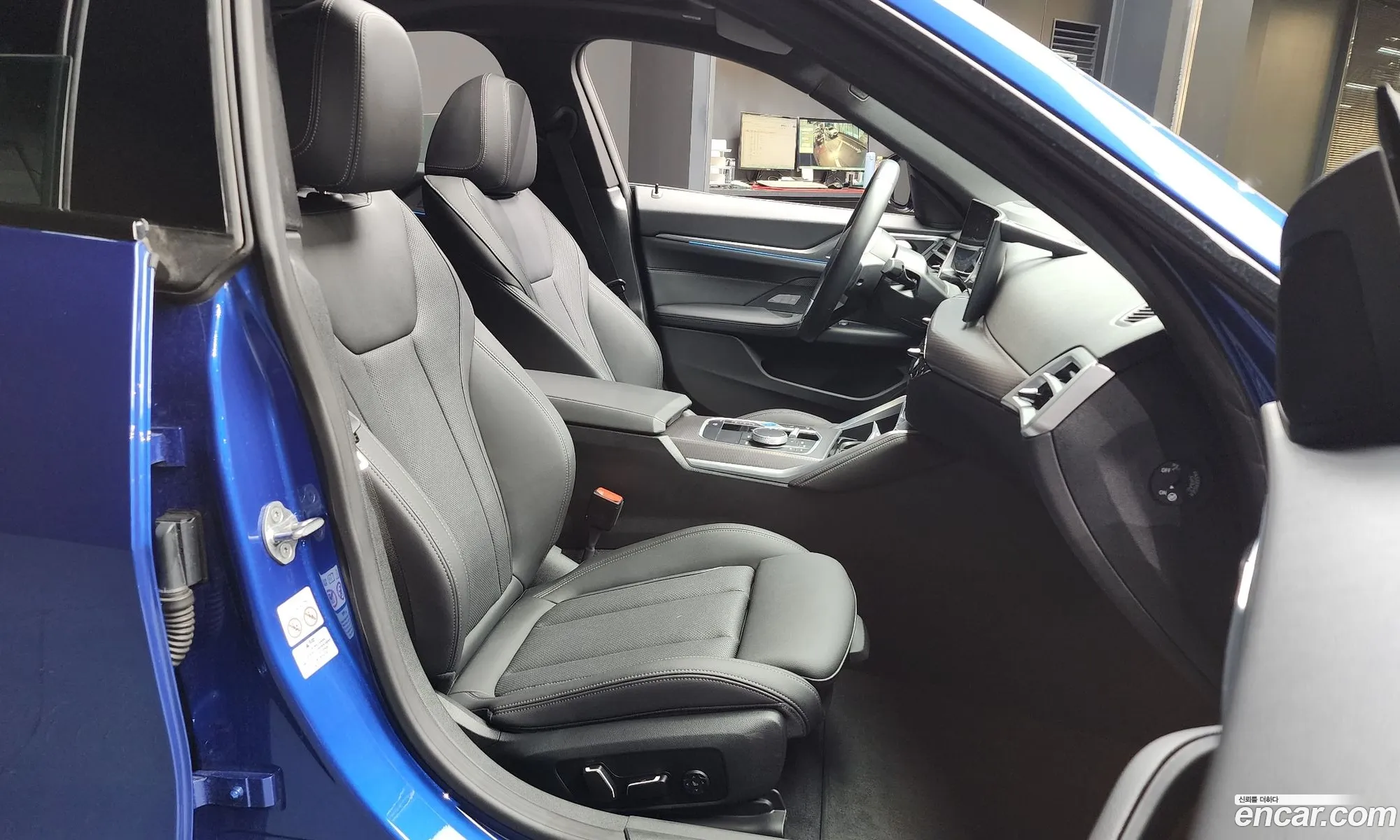 BMW i4 2025 WBY21HD04SFT77654 — 10