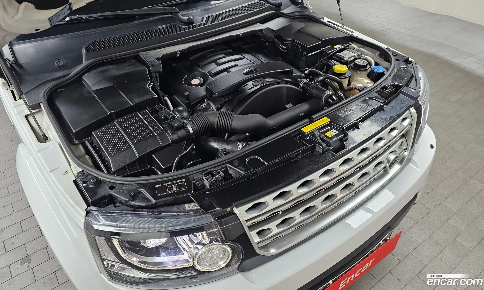 Land Rover Discovery 4 2014 SALLAAAG6EA727410 — 16