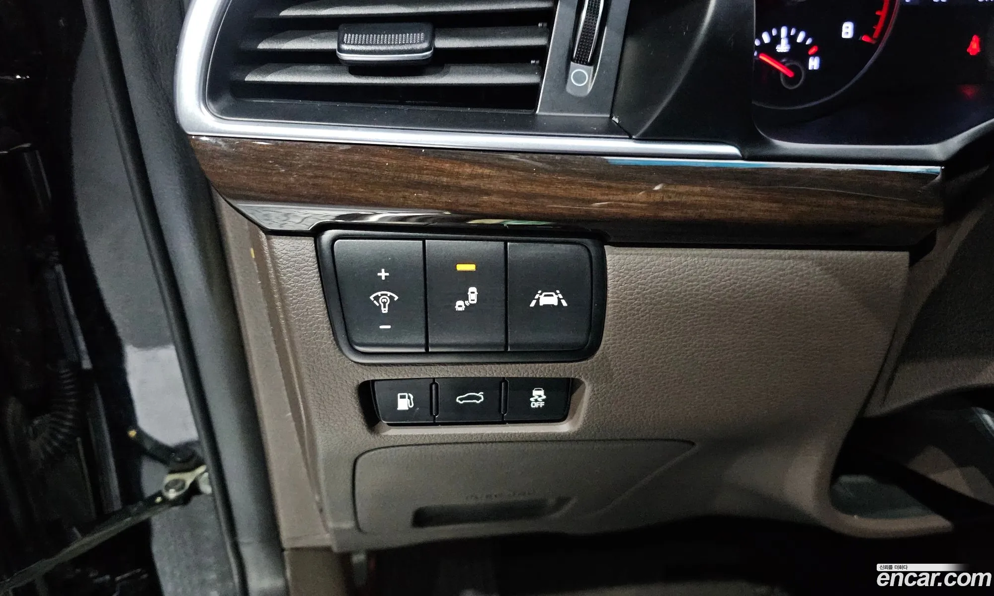 Kia K7 2019 — 11