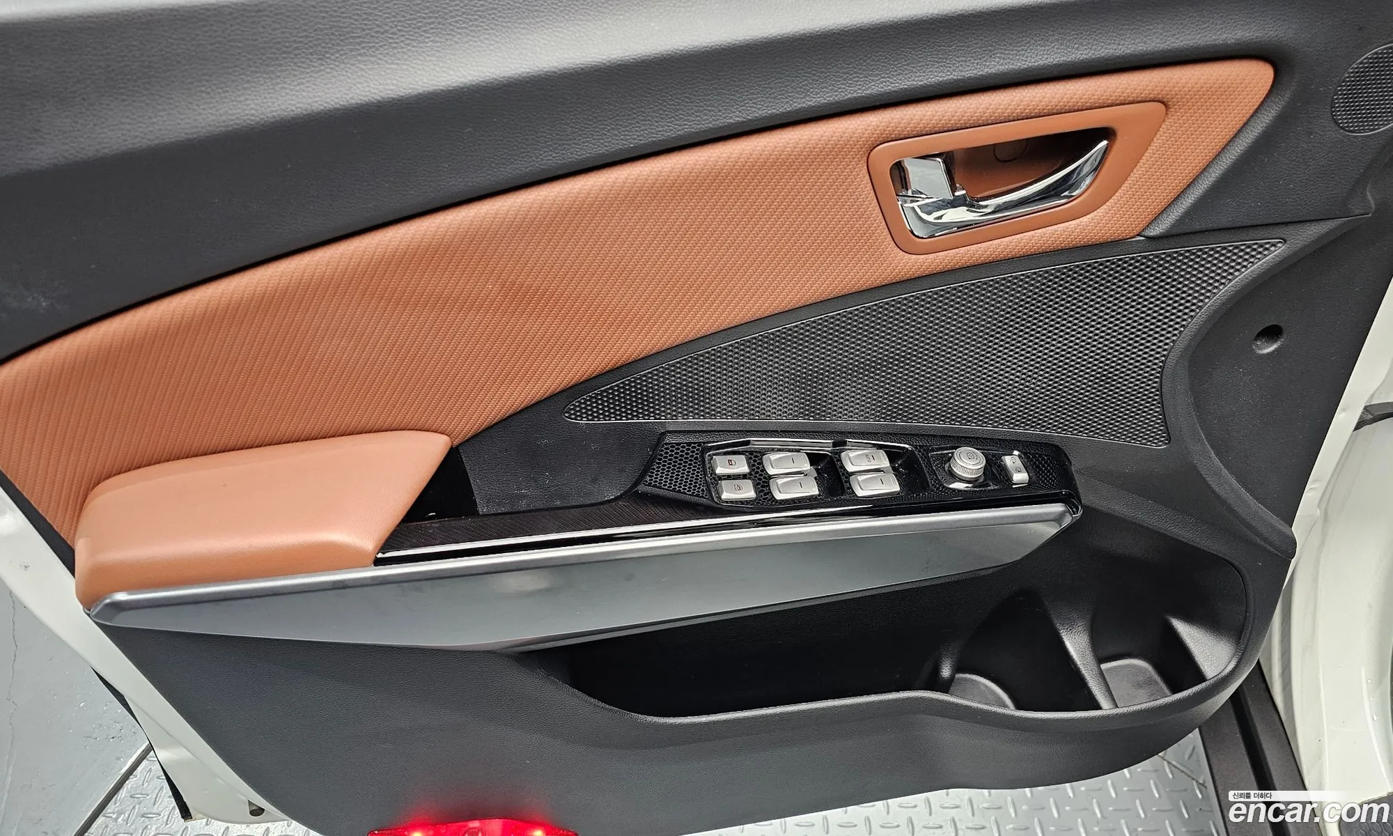 KG Mobility (SsangYong) Tivoli Armour 2018 — 17