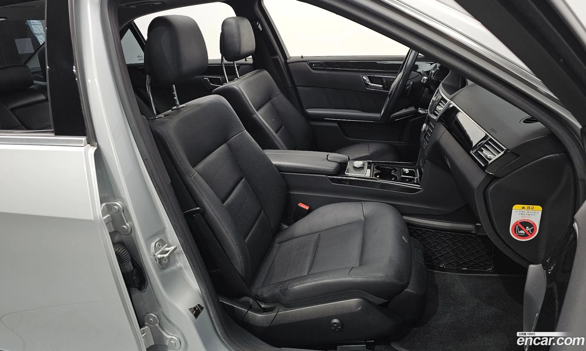 Mercedes-Benz E-Class W212 2011 WDDHF5DB4BA391912 — 13