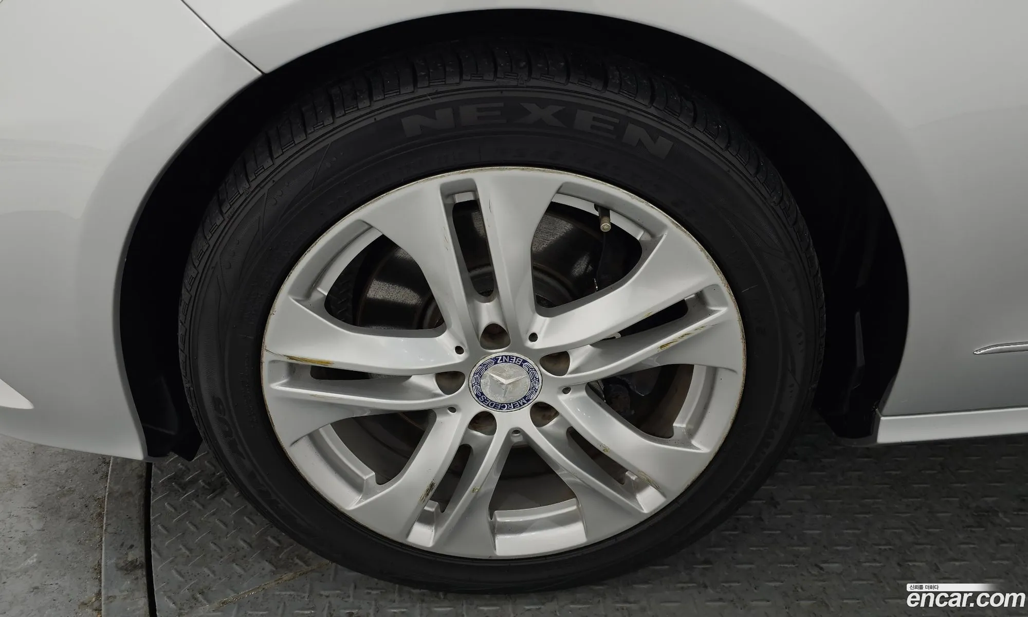 Mercedes-Benz E-Class W212 2011 WDDHF5DB4BA391912 — 15