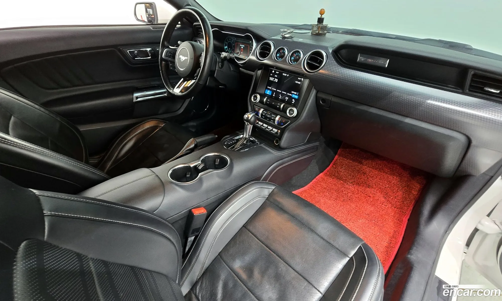 Ford Mustang 2019 — 18