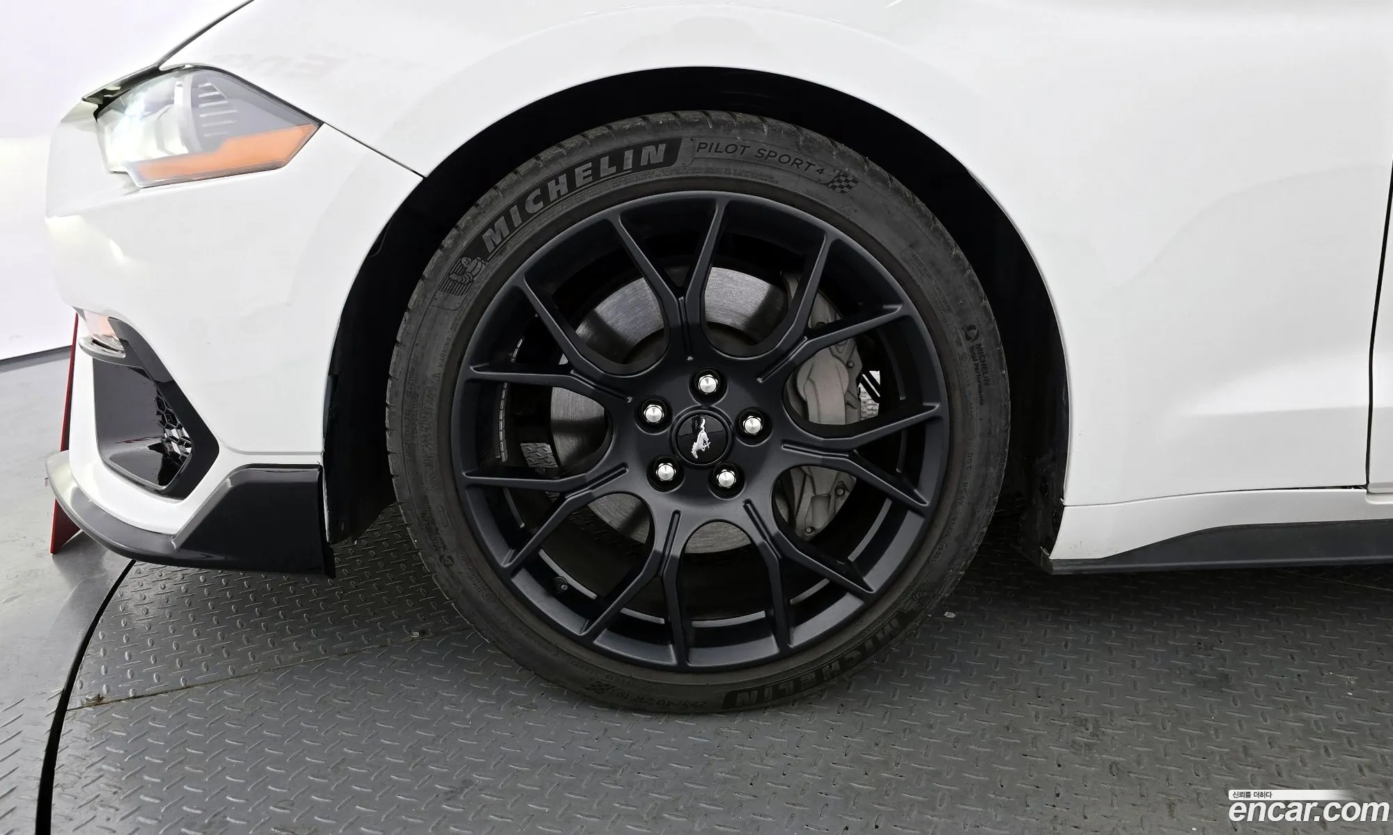 Ford Mustang 2019 — 15
