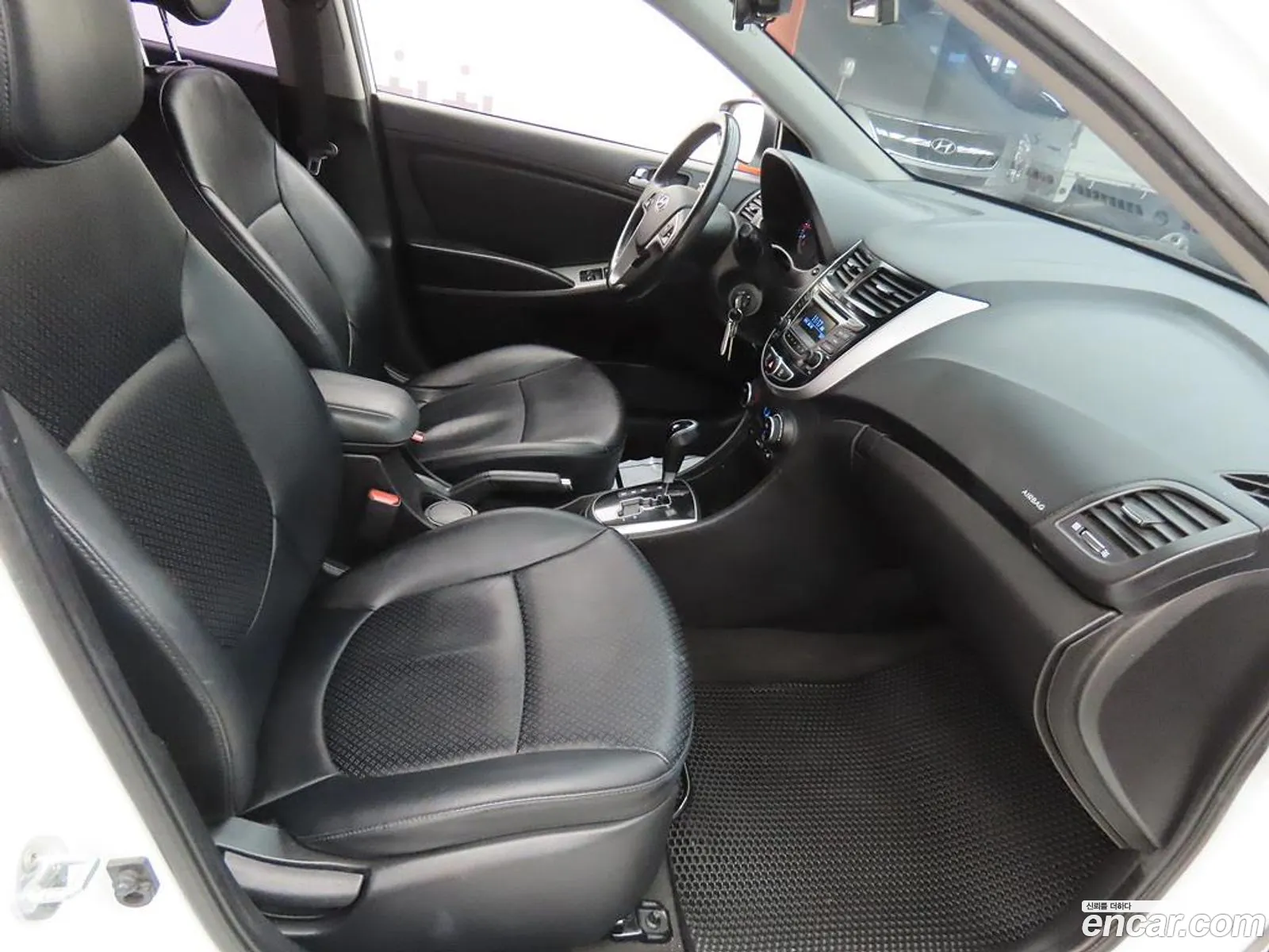 Hyundai Accent 2016 — 16