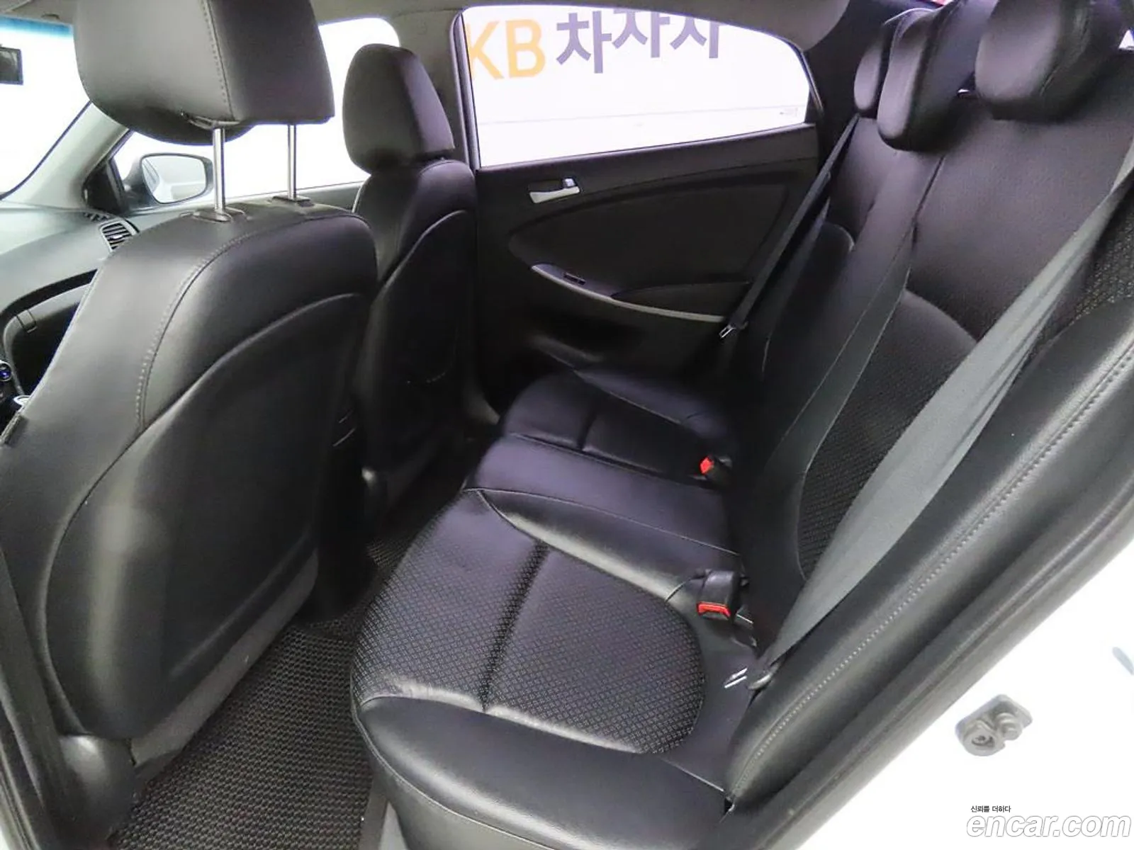 Hyundai Accent 2016 — 17